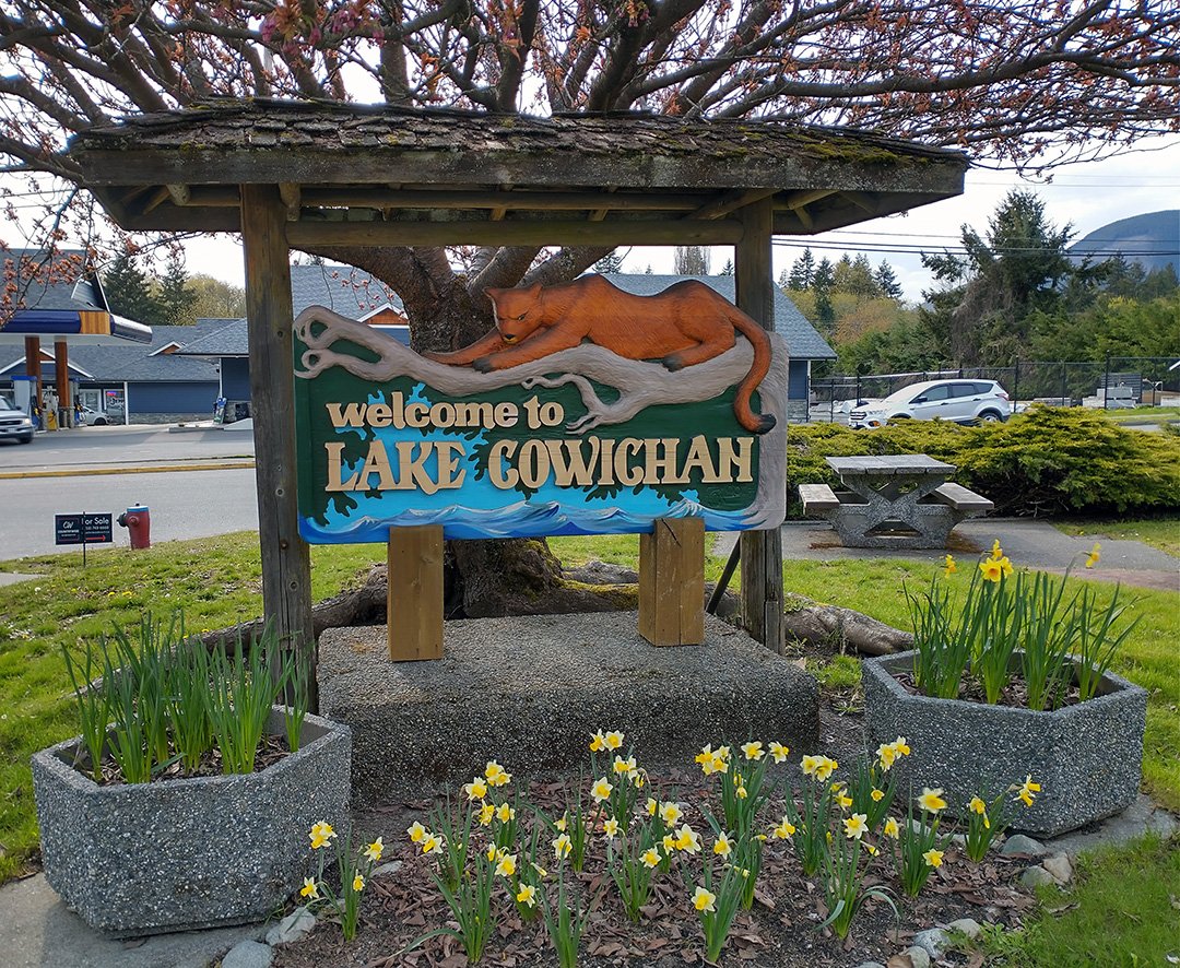  There’s a little rural stretch of road that links Duncan to Lake Cowichan, before you really turn off into the boonies. 