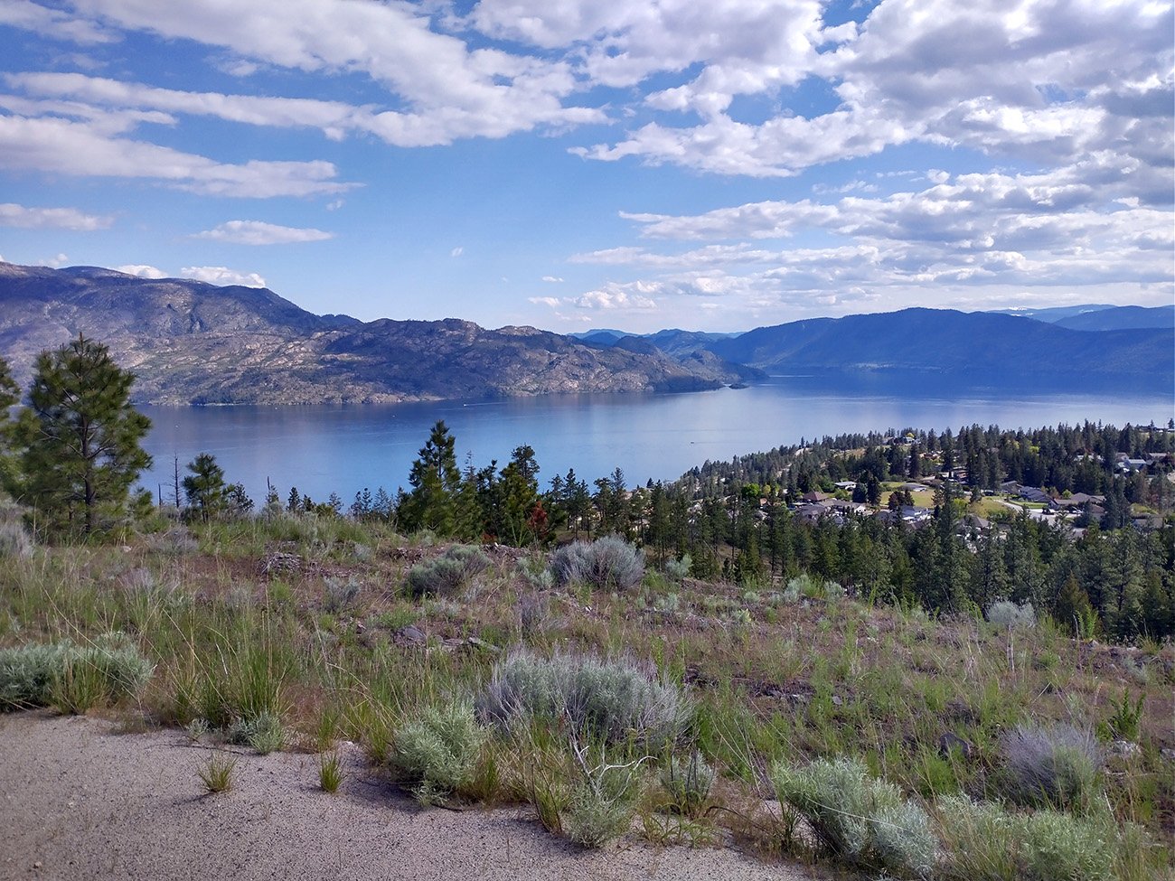 The view of Lake Okanagan from the bottom of the pass. No more oceans here! 