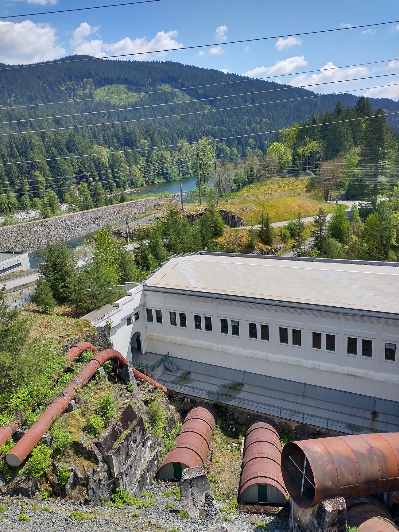 There's a visitor center for the power station and some trails if you're into that. 
