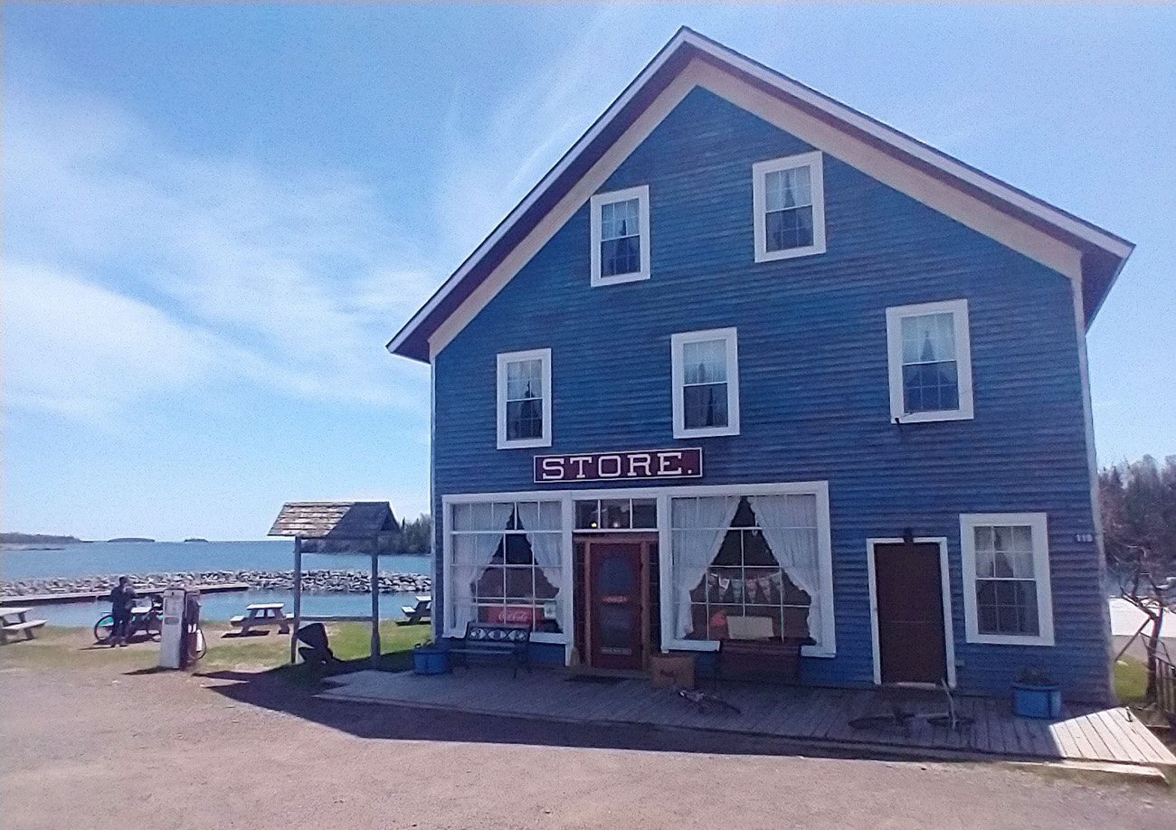 Touristy store near the lake.