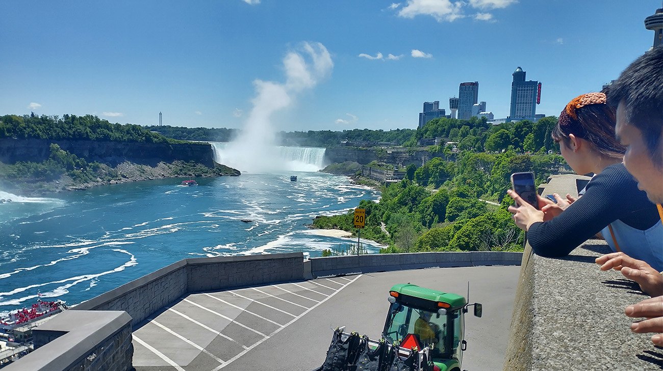 Making it to the falls themselves. The entire observation platform is people taking selfies and pictures.