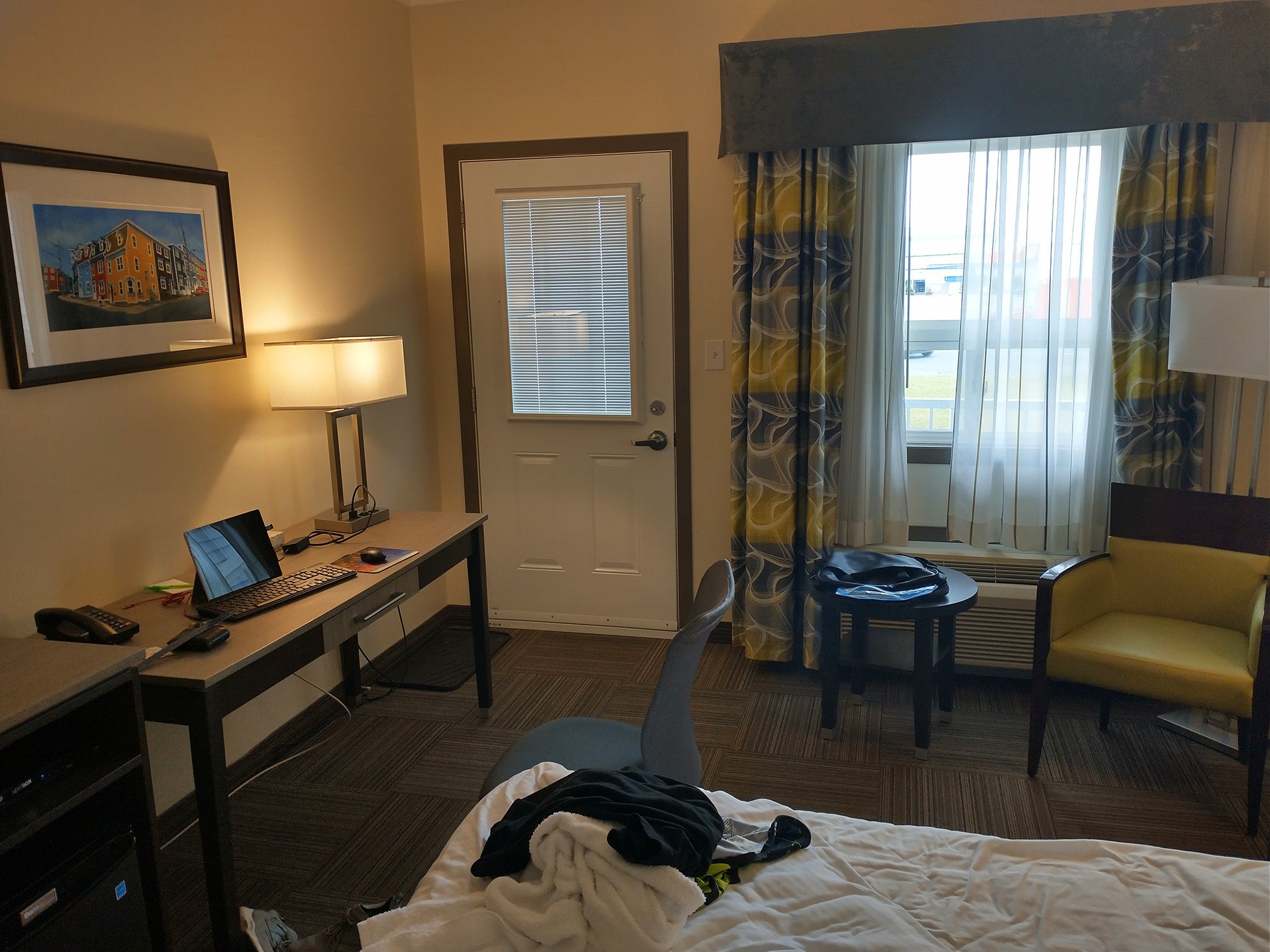 Got myself a hotel room in St-John's to celebrate the end of the trip. 143$, but free laundry! That's the cheapest one around btw. Gives you an idea of why to sleep in a car.