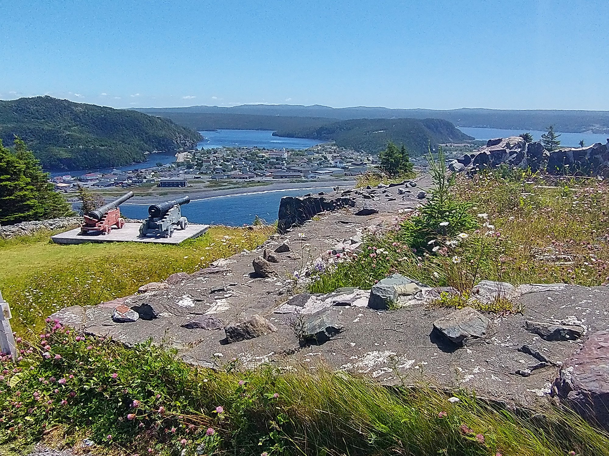 Fort is about 100m above sea level, overlooking the town of Placentia. 