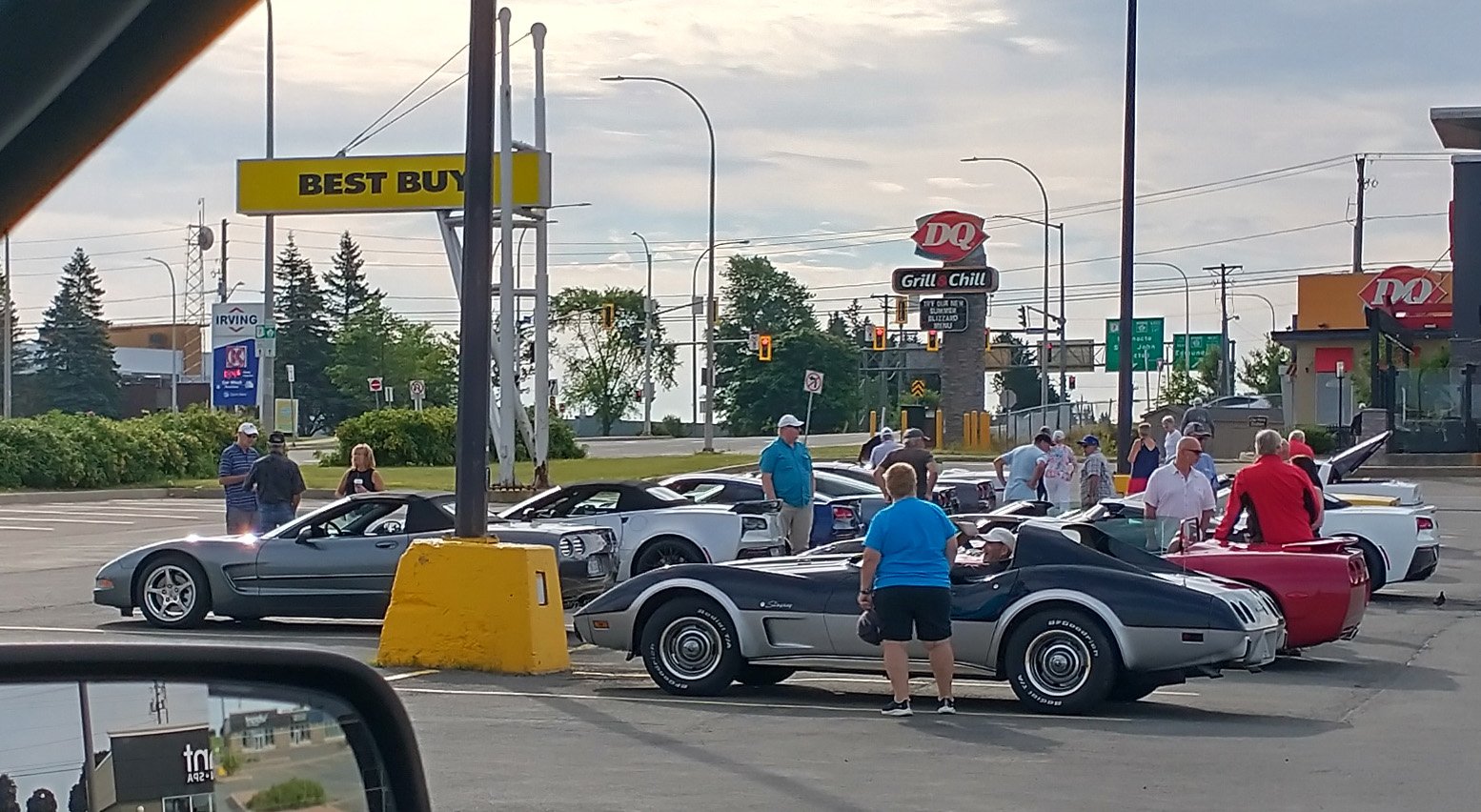 Corvette meet at the Wal-Mart parking that morning. 