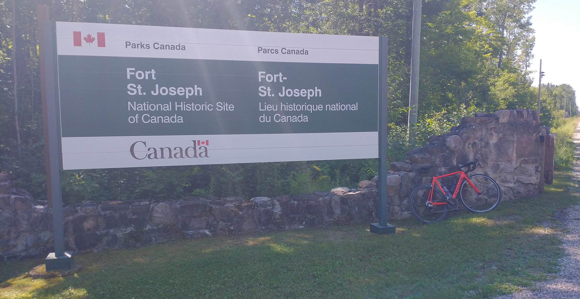 Halfway in was Fort St-Joseph. I had no idea what it was or that it even existed before stating this ride...