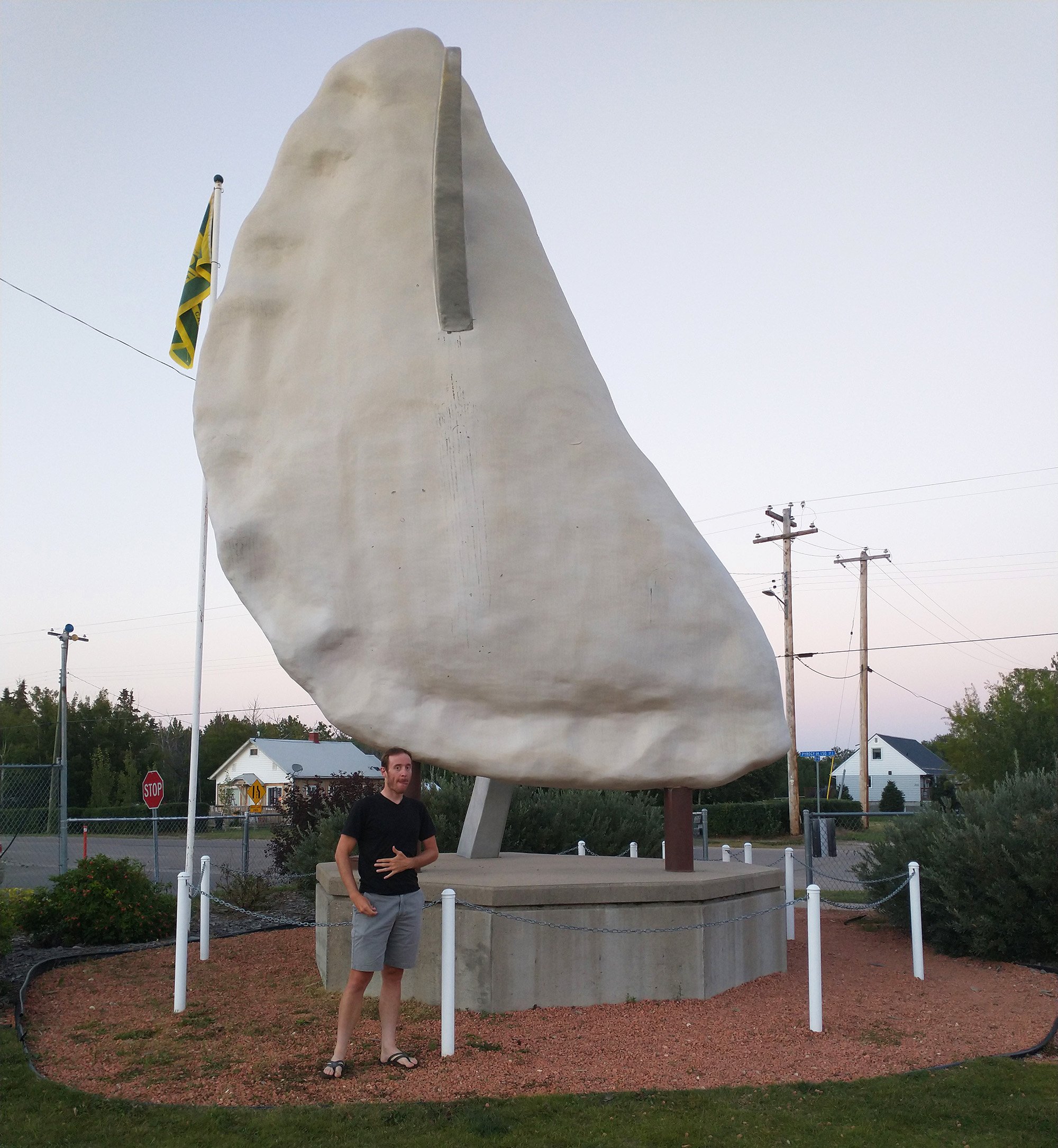Last one, as the sun was starting to set: The Largest Perogy! Lot of Polish/ Ukrainian heritage around Alberta apparently.