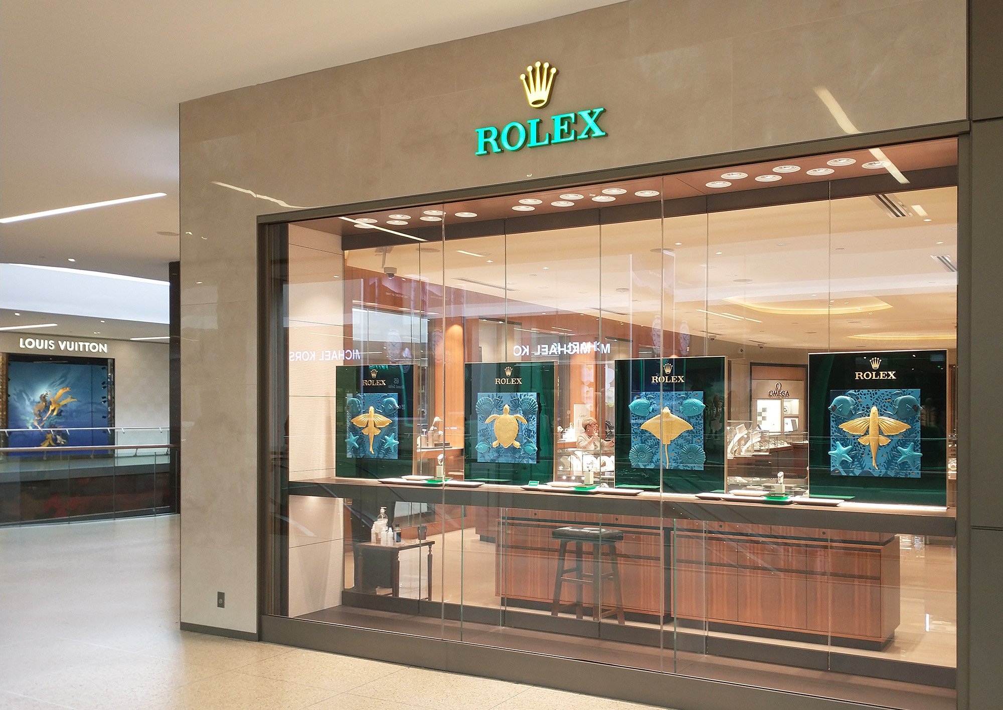 There's a fancy wing with some upper scale stores, like this Rolex one.