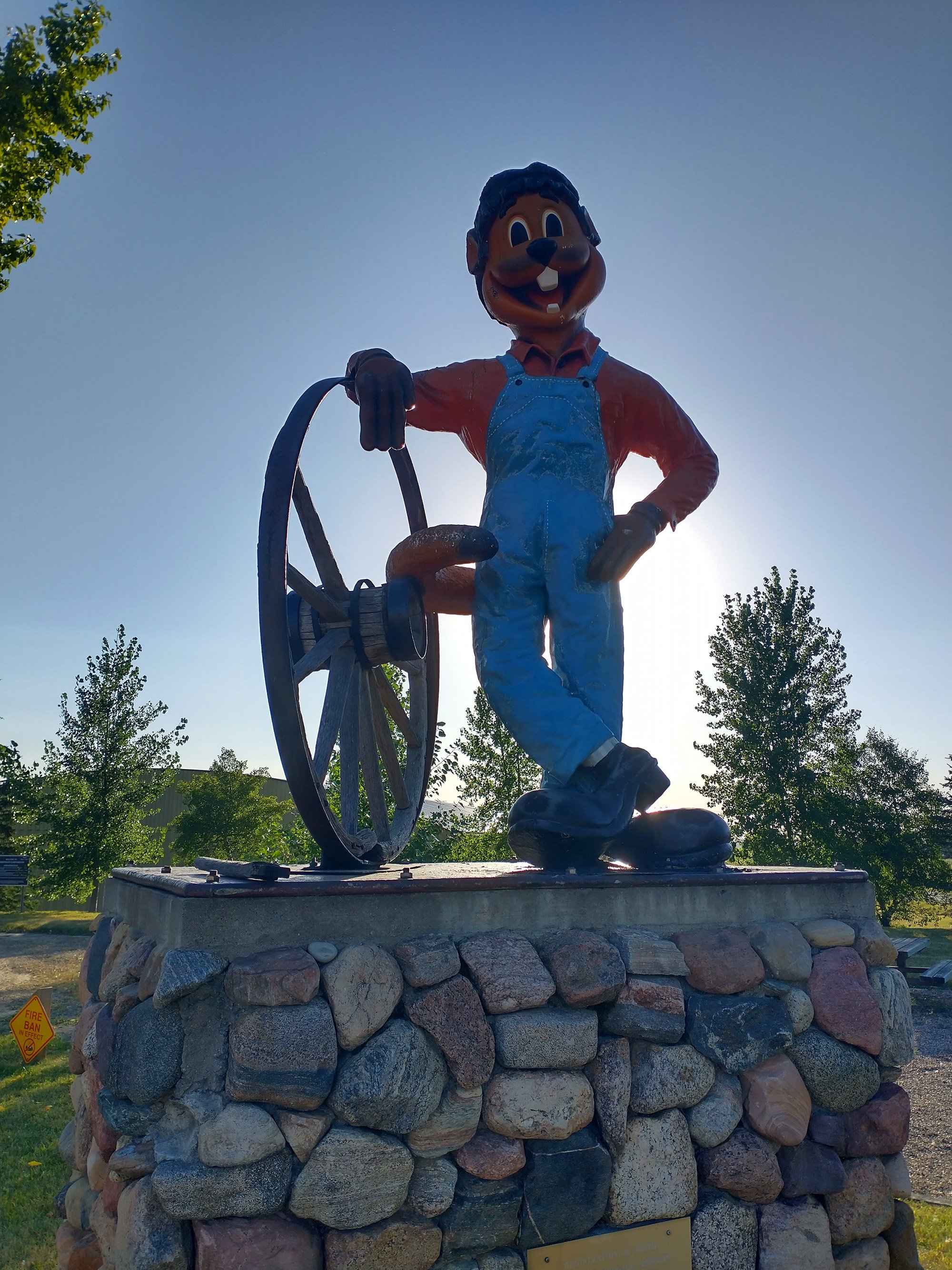 Clem T. Gofur, the Mascot of Torrington. Some kind of camping town with a "Gopher Hole Museum"....?
