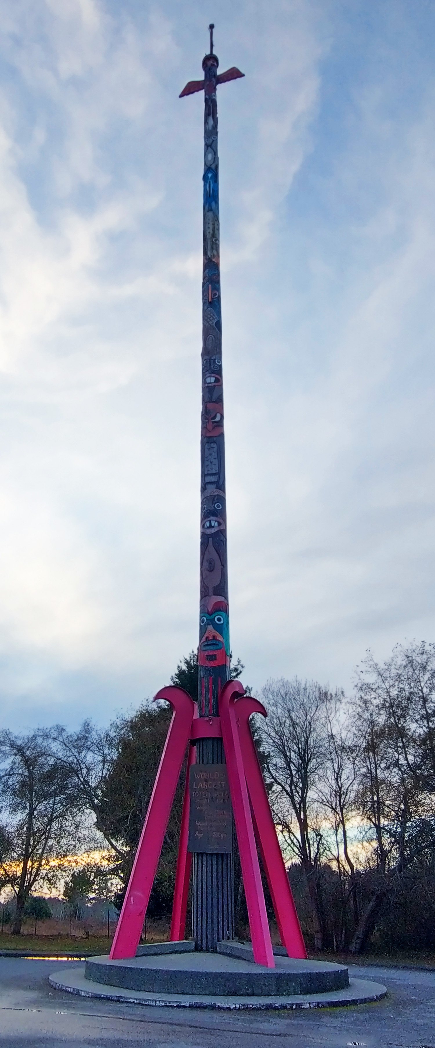 McKingley, CA: Largest Totem Pole! I think it might be the official largest one for once.