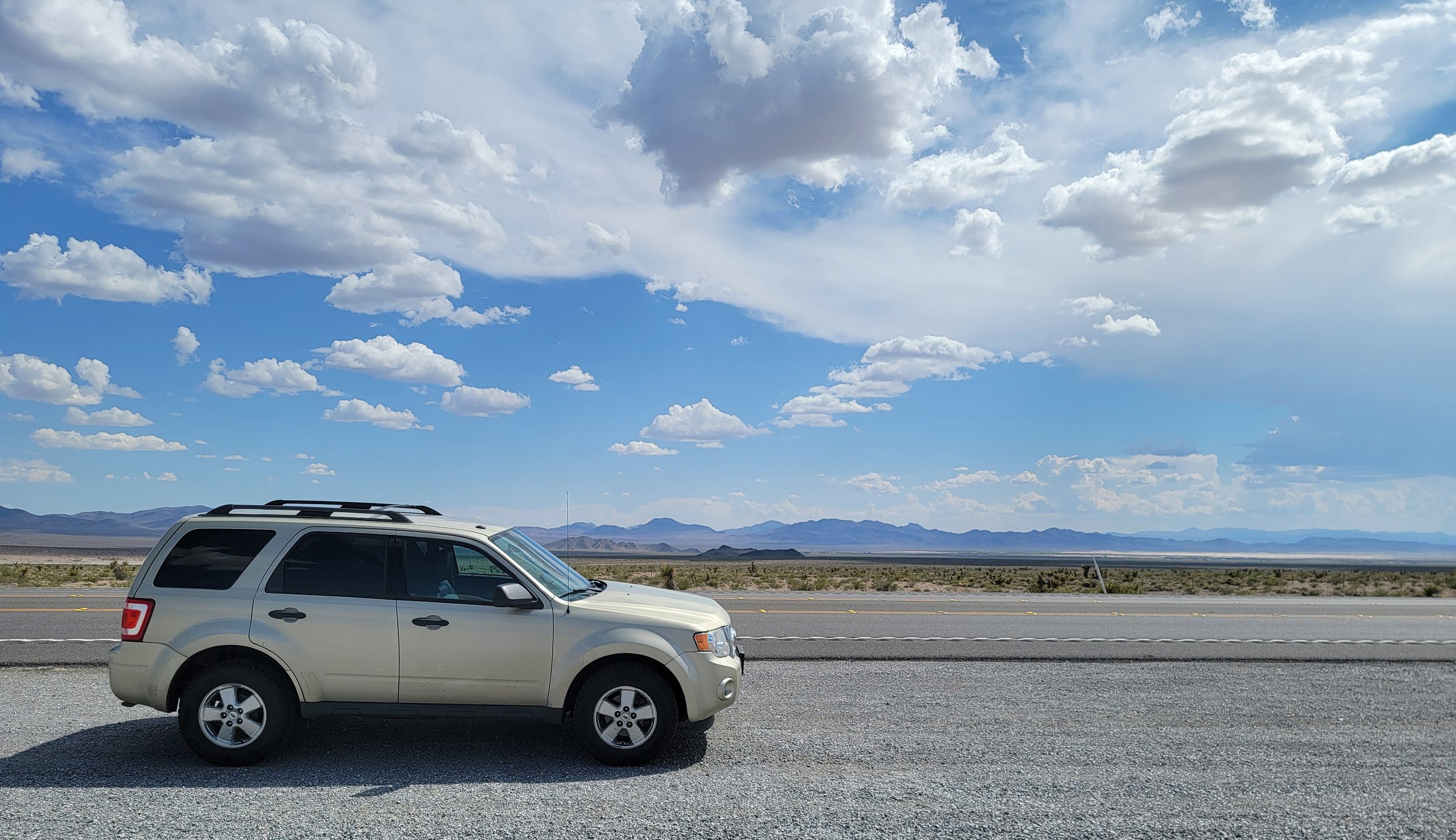 Now you're really getting into that Arizona desert landscape. Flat, no trees and bald mountains in the horizon as far as the eye can see.