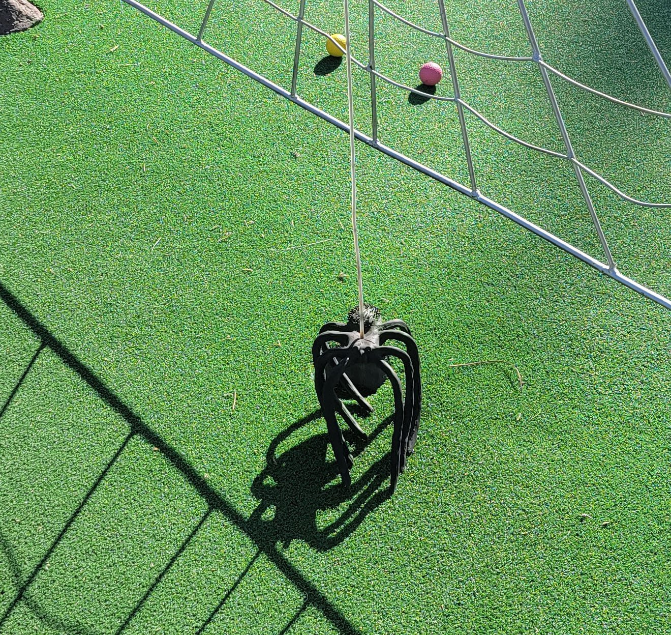 My one shining moment where the little animatronic spider pushed my ball into the hole. Highlight of my trip.