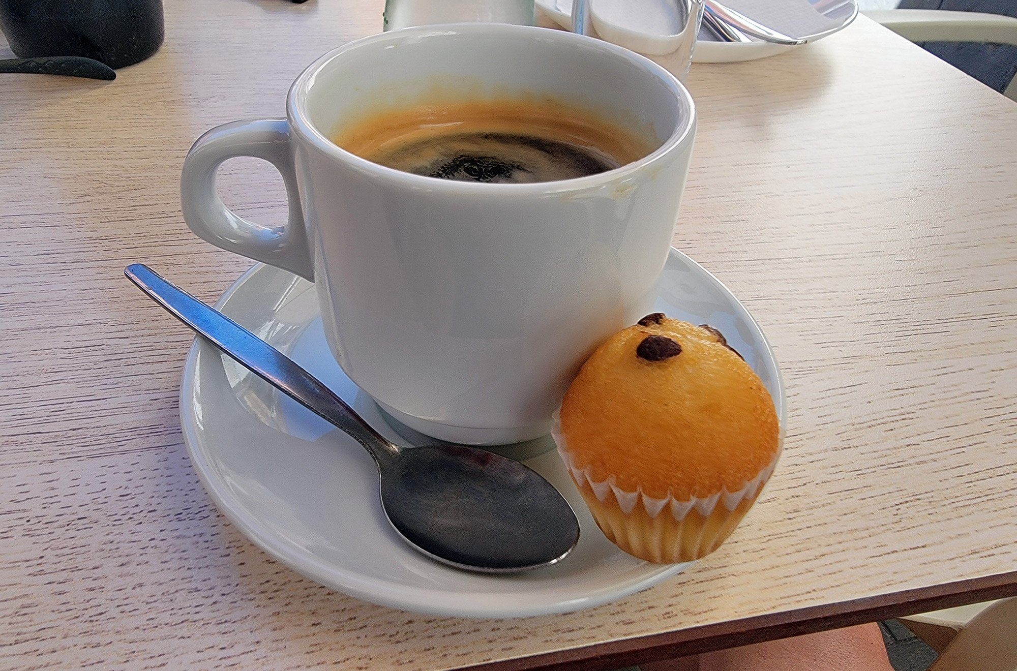 Got a mini muffin with my coffee. So damn euro.