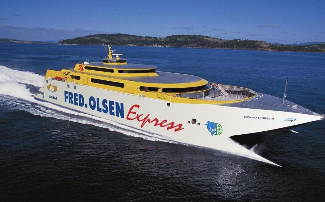 These are the express ferries and they go real damn fast so when the waves are big it's a long rollercoaster ride that you're in for.