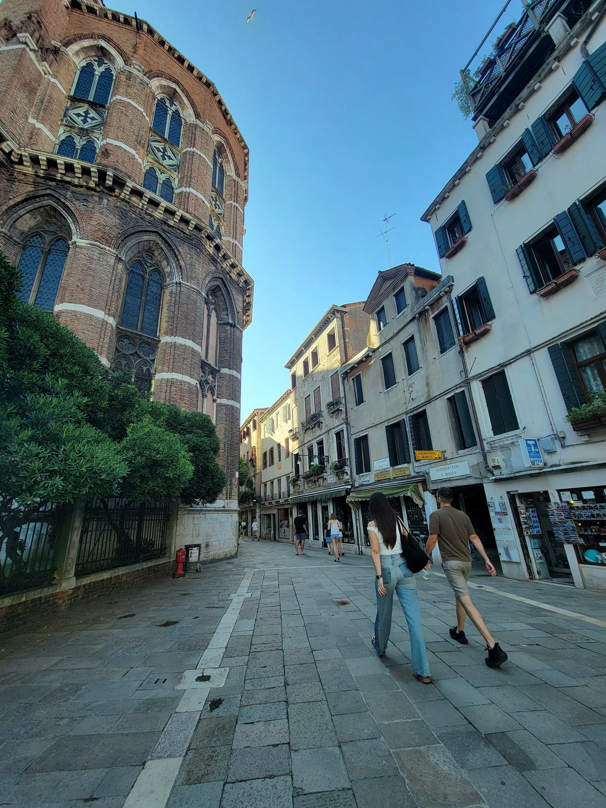 The city itself is very claustrophobic and mysterious, with endless narrow alleys and shops that look right from a video game