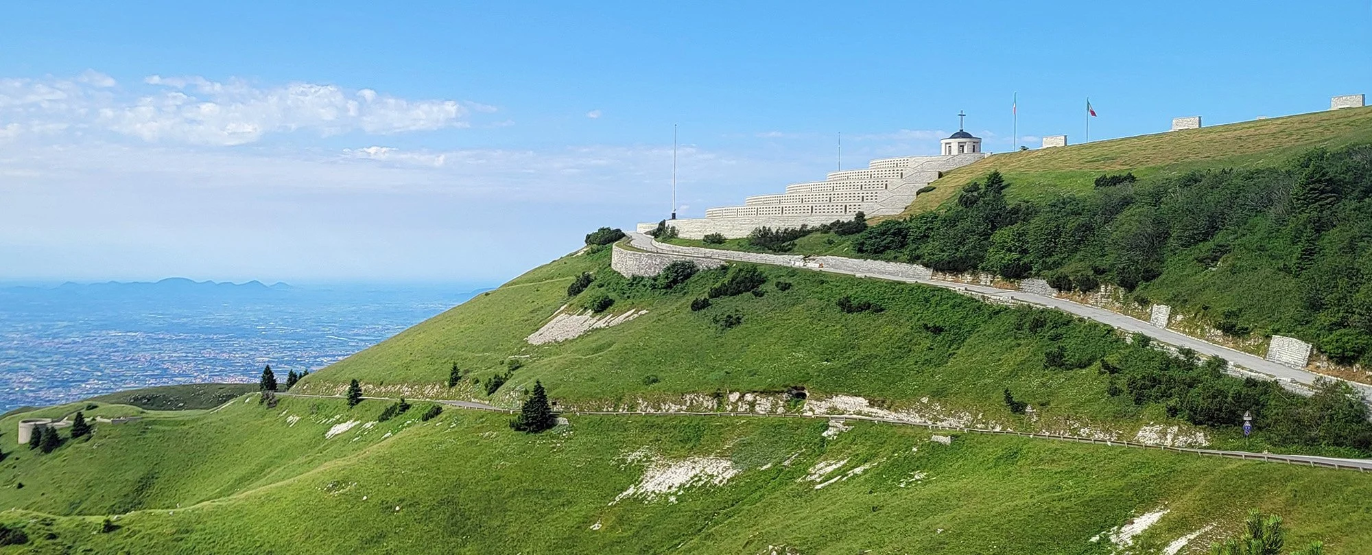There's a war memorial at the  peak but bikes aren't allowed : (
