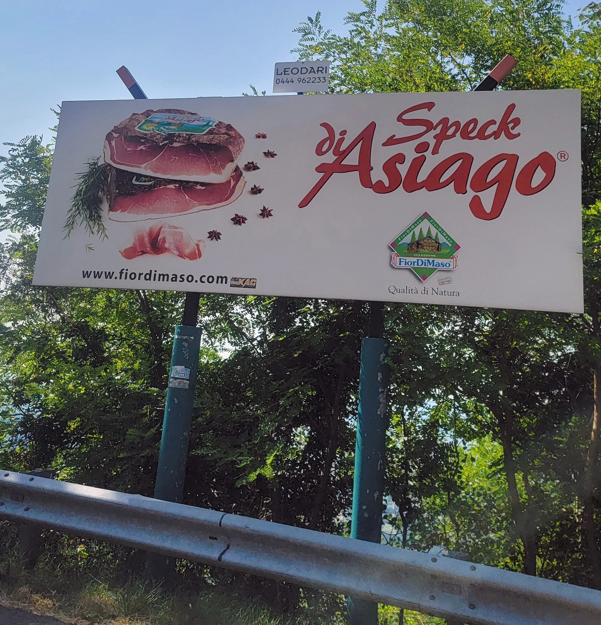 When you're climbing to the plateau or on it you'll see literally dozens of this sign trying to sell you the cheese and ham.
