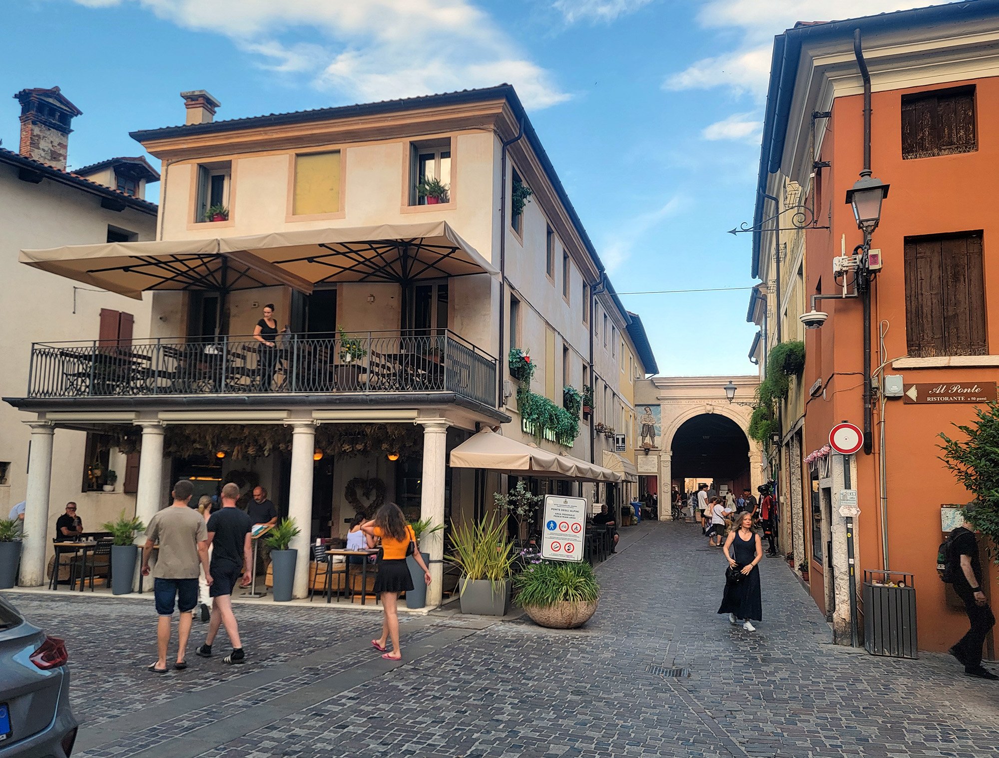 Few shots of the city itself. It's very typical, has the cobblestone streets and lots of shops and cafes.
