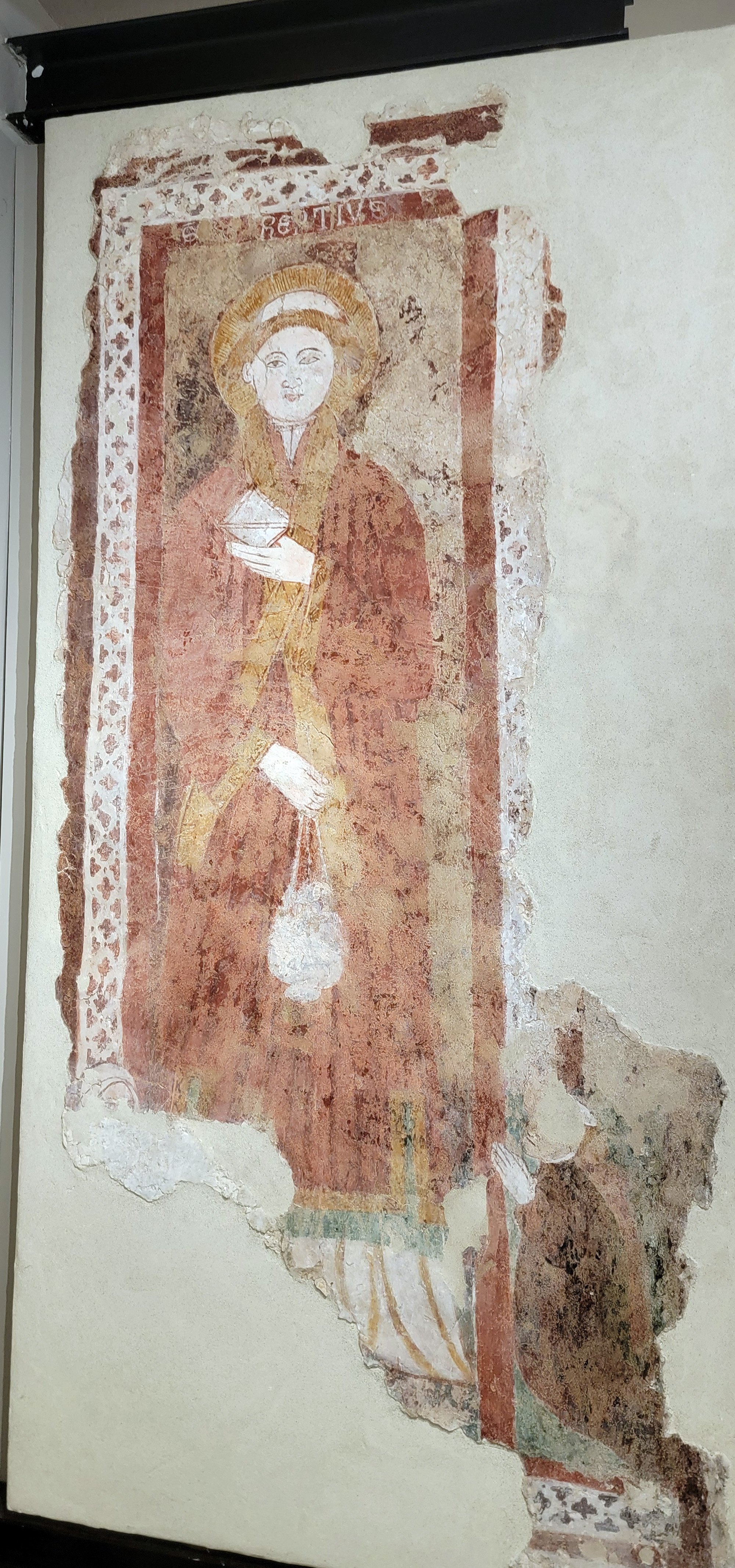 Some interesting pre-rennaissance frescos featuring a more Byzantine inspired style.