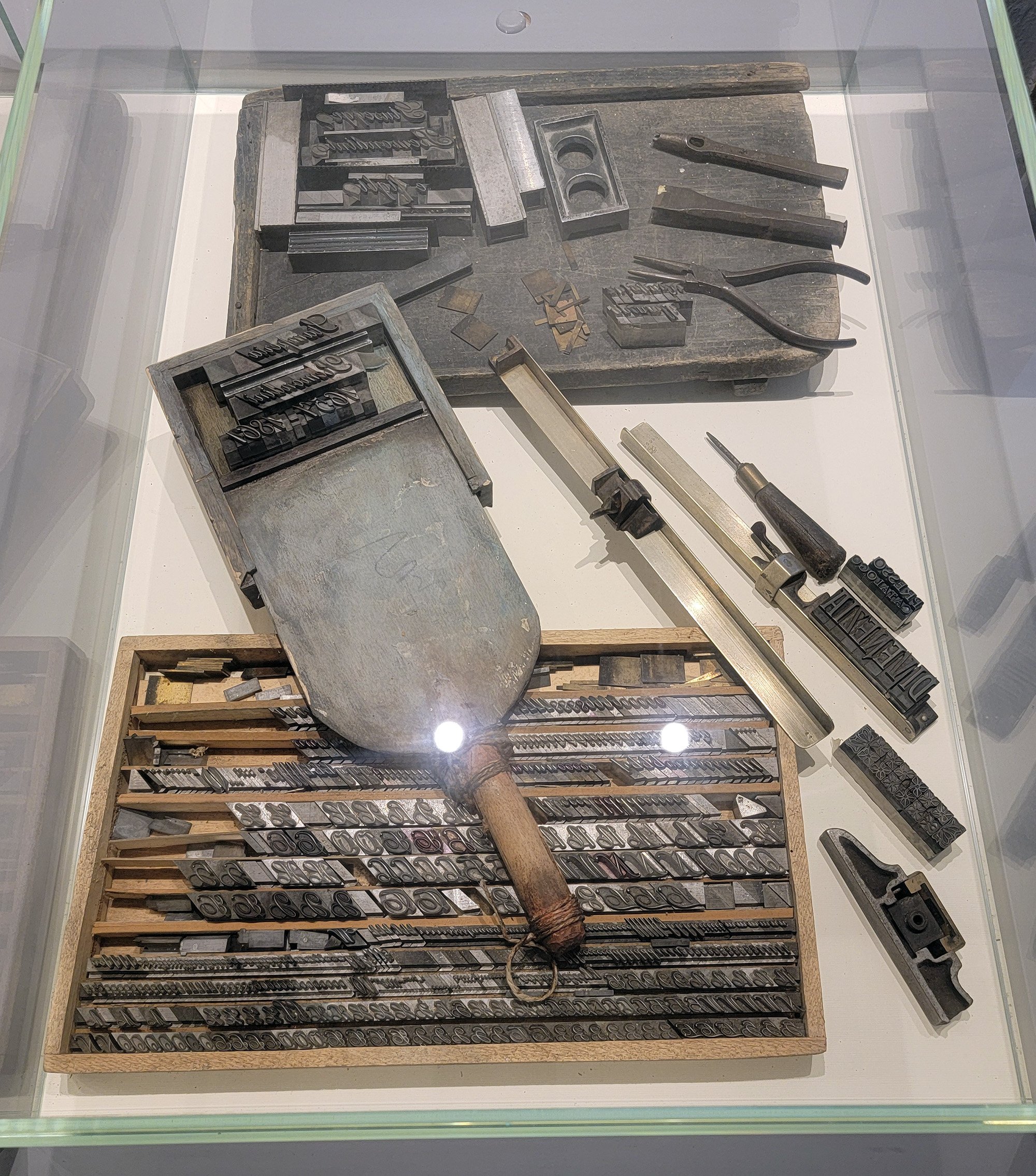 Here you will find hundreds of printing/typography related items and artifacts
