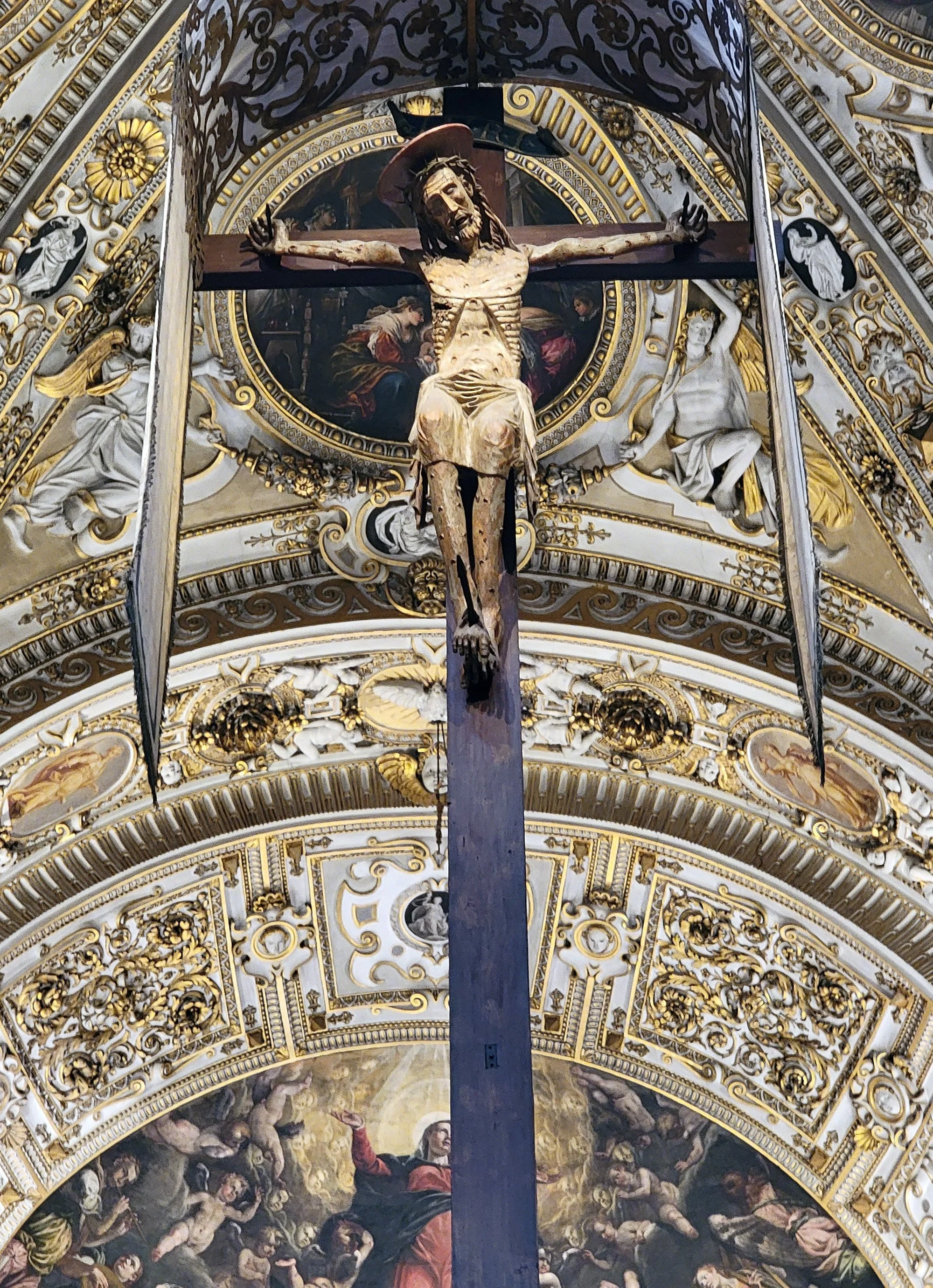 The main Christ effigy at the center of the cathedral
