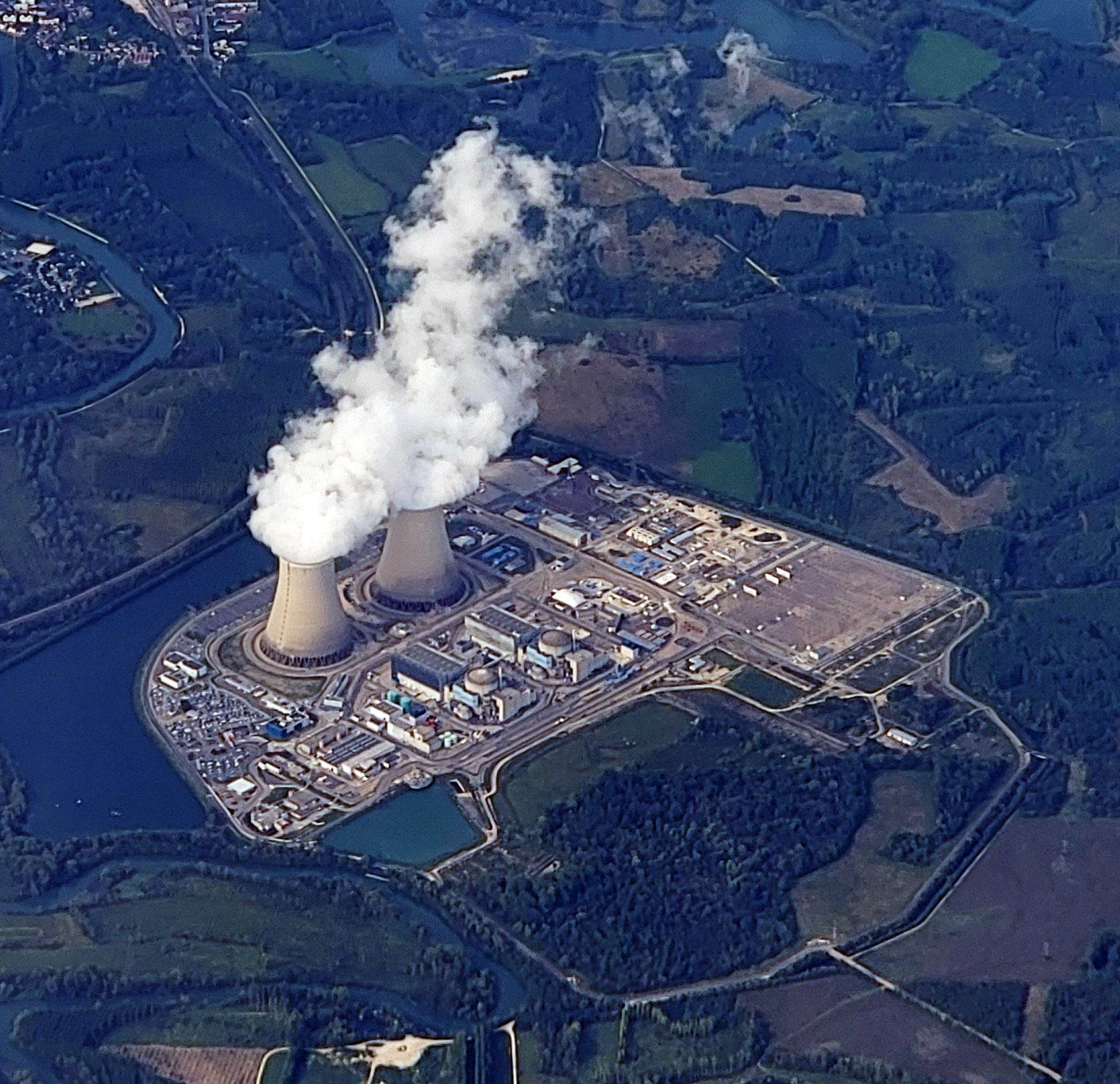 Flying over nuclear plant on the way to landing in Paris! Don't see that every day