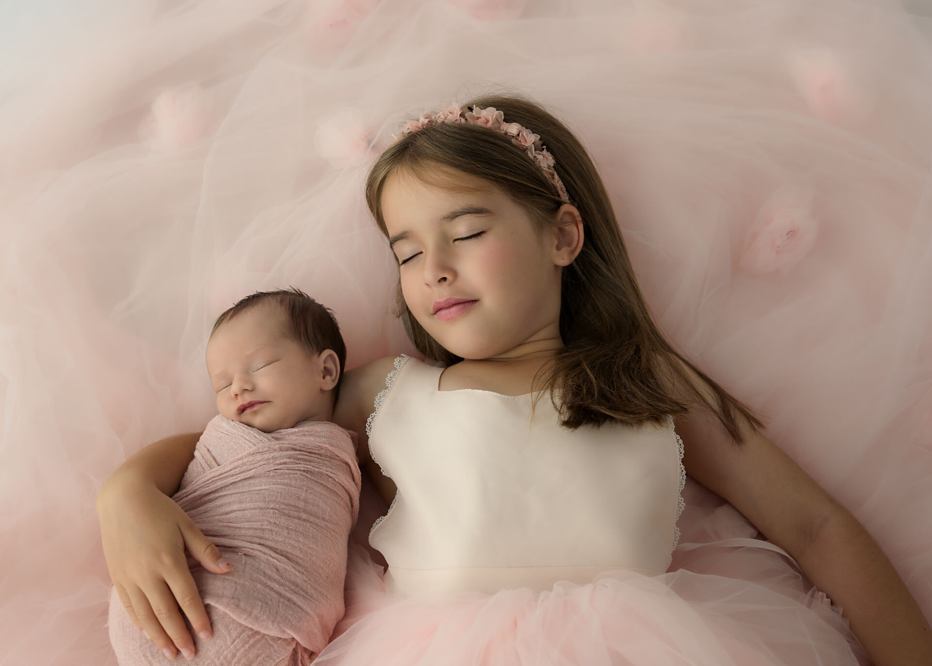 Sibling Newborn Photographer South East Melbourne