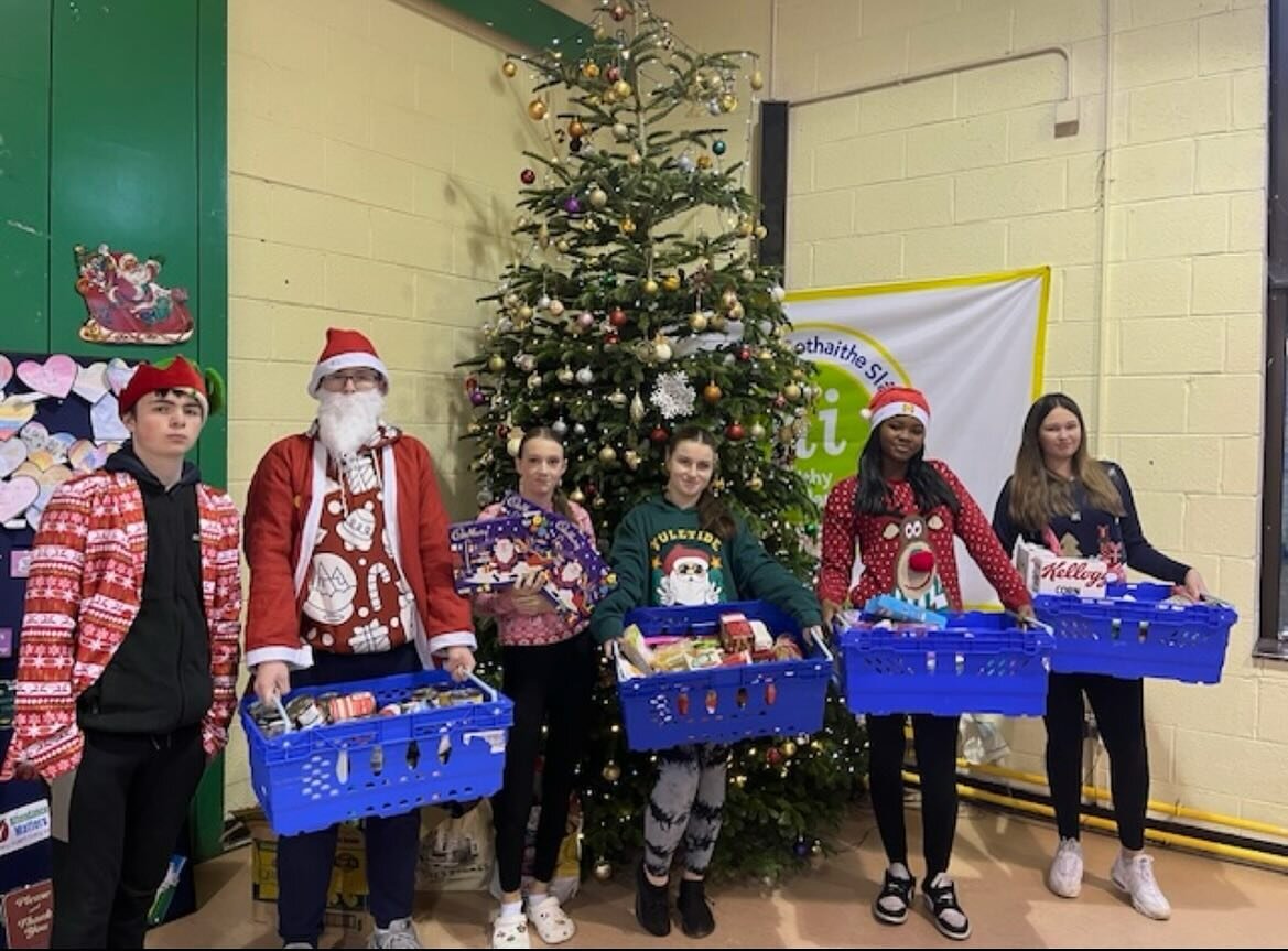 A heartfelt thank you to every student, parent and staff member in the college who supported our collection for the homeless as well as our Christmas Jumper fundraiser for locally based charities. We are delighted by the results and proud to give bac