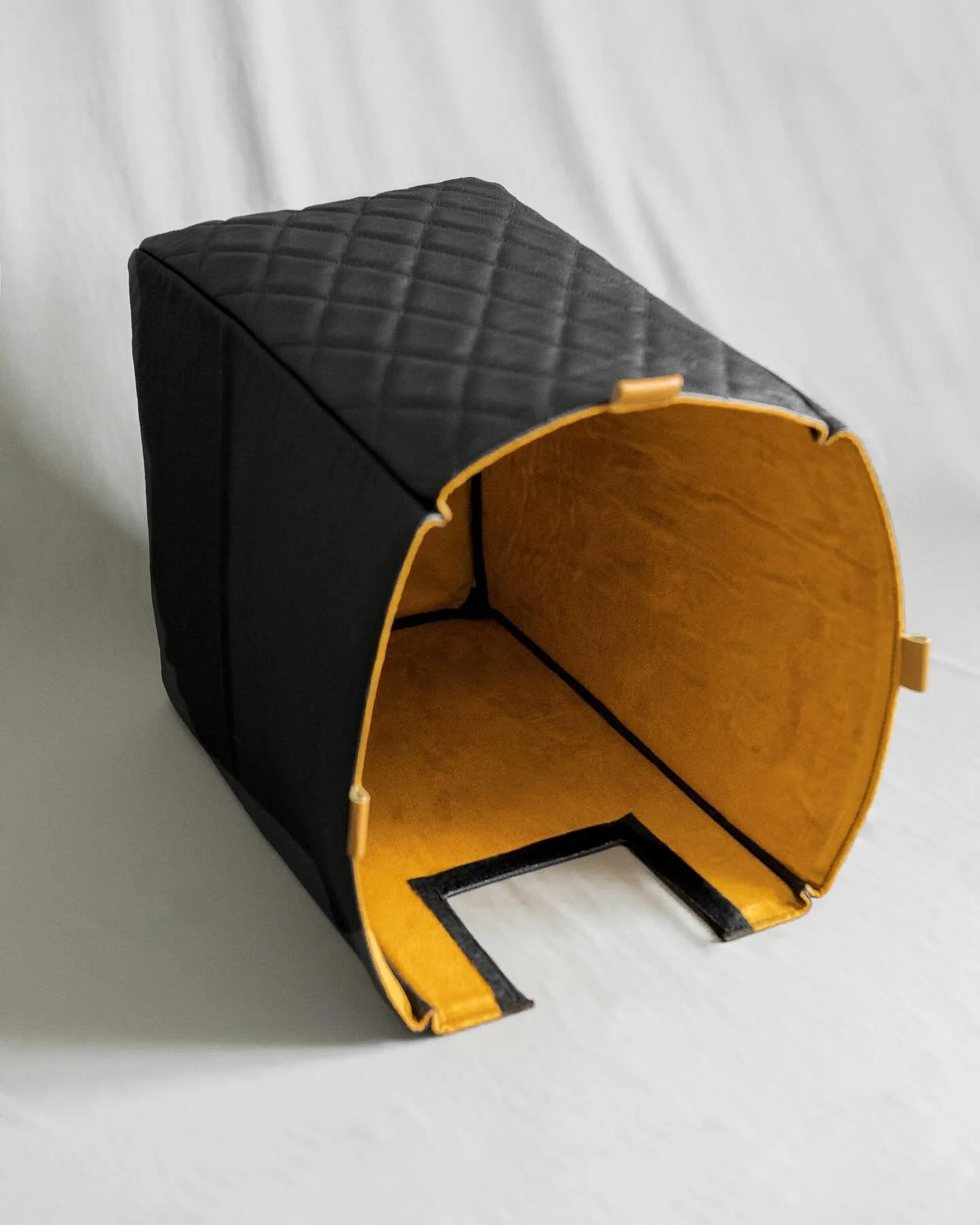 The interior and details of a bespoke project for a pair of @magico_llc A1 stand mount speakers. Spec as follows:

Premium black leather padded outer shell with bespoke embossed diamond stitching (all our diamond stitching is custom in order to corre