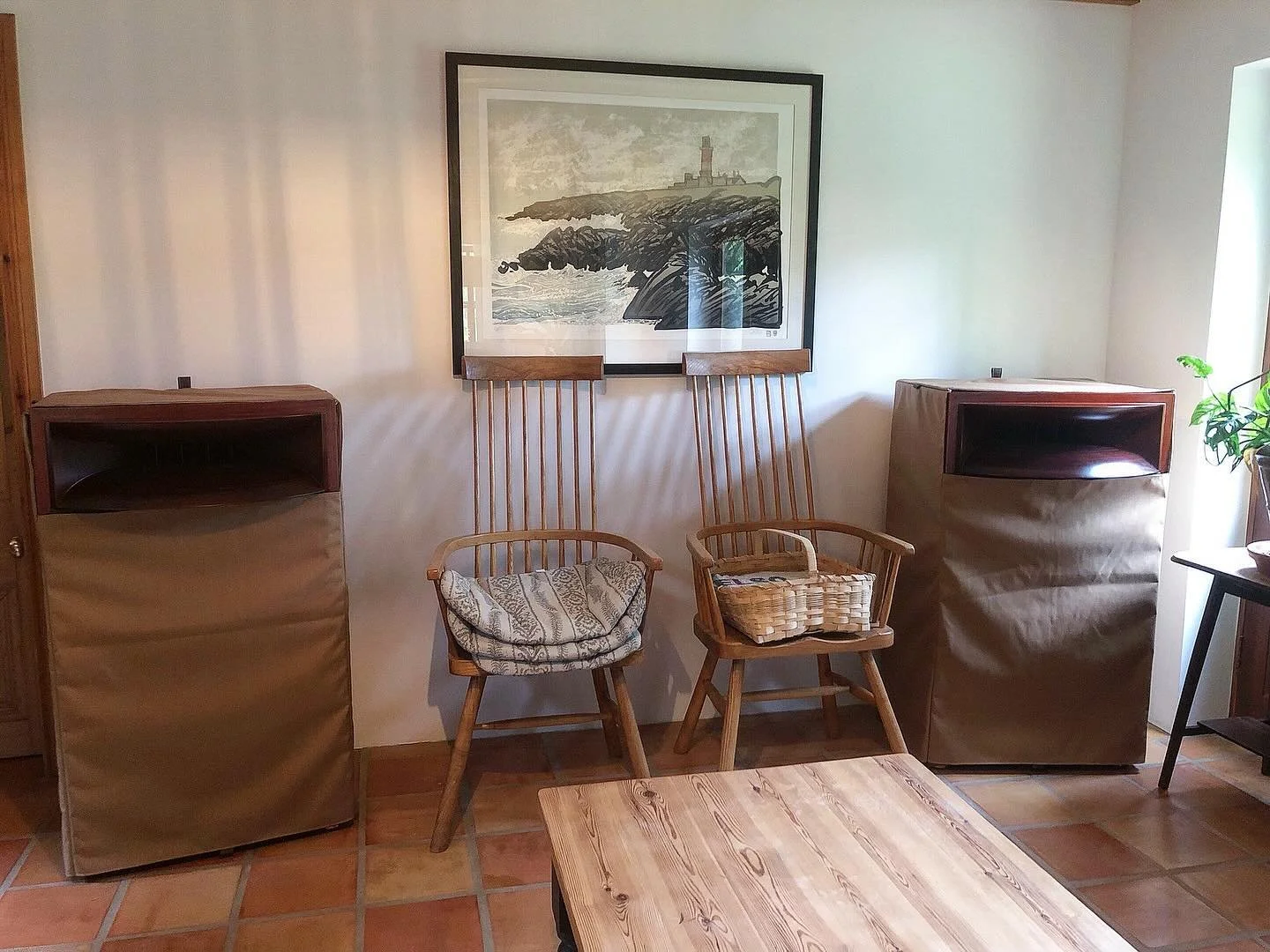 Quick client images of a unique bespoke project for a pair of large horn design speakers, designed to allow the horn to protrude through the front of the cover while being tailored to the cabinet. (see previous post for more images). Spec as follows: