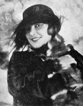 Julie Reisserov&aacute; (1888&ndash;1938)
 
Julie Reisserov&aacute; was a Czech composer, poet, and music critic. Born in Prague, she studied piano with Adolf Mike&scaron; and operatic singing with Richard Figar (she was a dramatic soprano). Due to e