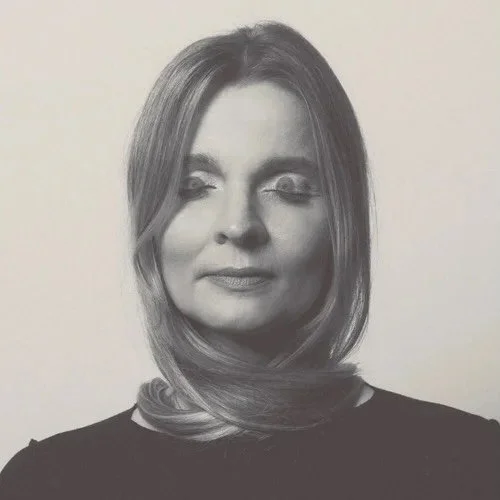 Hildur Gu&eth;nad&oacute;ttir (b. 1982)

Academy Award winning Hildur Gu&eth;nad&oacute;ttir is an Icelandic composer, cello player, and singer who has been manifesting herself at the forefront of experimental pop and contemporary music. In her solo 