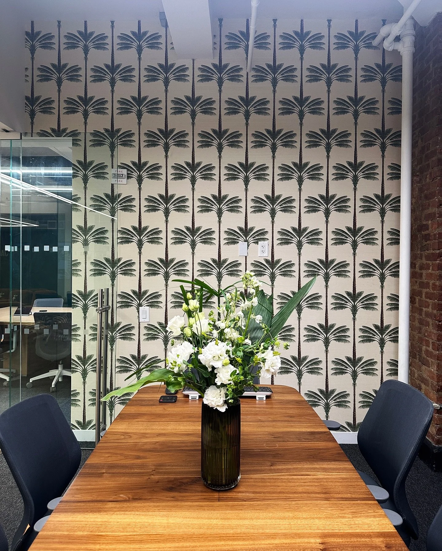Just an appreciation post for @backdrop paint and wallpaper.  These patterns and prints are gorgeous and really made the space.  Go check out their full offering.  The quality is incredible!  #backdrop #wallpaper #sisalwallpaper interiortextures