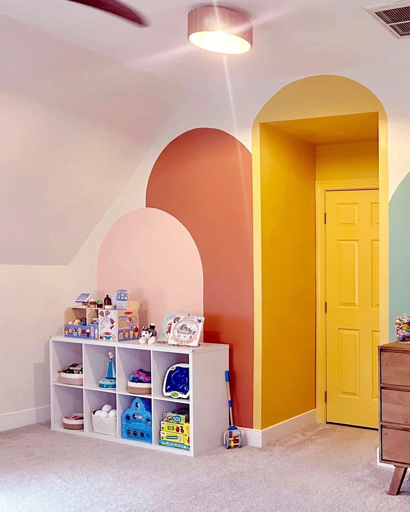 Kicking off the year with color and collaboration at the Thomas Family Home in North Carolina, and every brushstroke was a team effort.  So happy with how this playroom turned out.