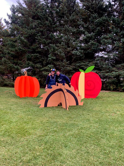 Saunders Farm Canada Wooden Cut Outs Pumpkin Apple Saw Flying Canoe Saw Tooth Pie Face Event Decor Photo Moments
