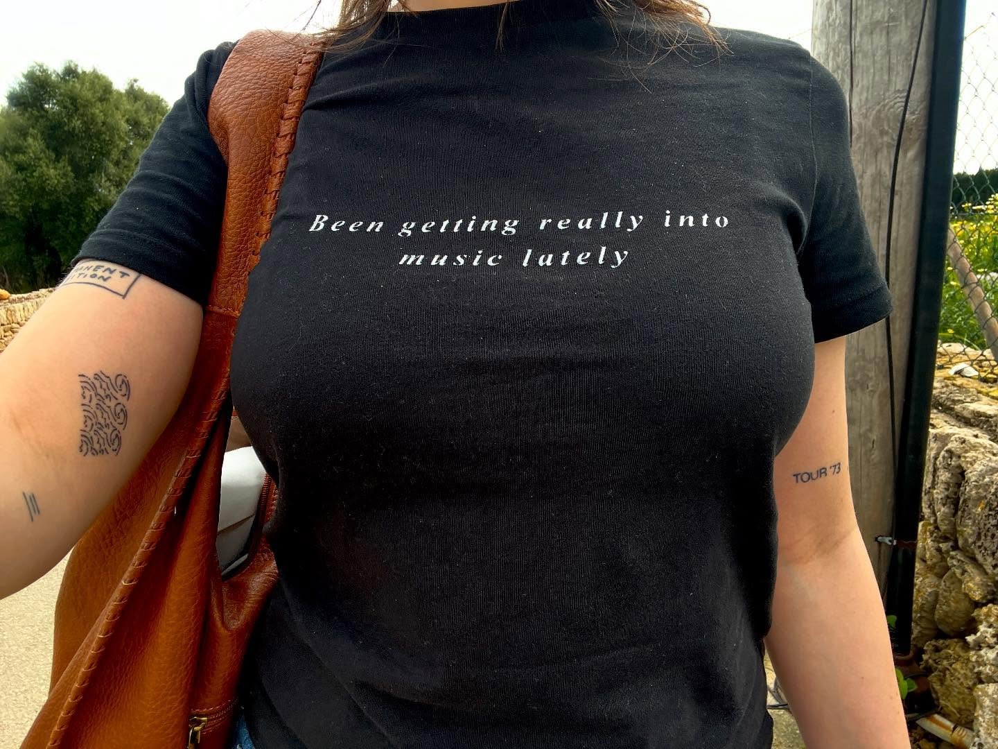 it&rsquo;s that time of year again! on saturday 10th May i&rsquo;ll be pitching up for the third (!) time at @indielabelmkt in Coal Drops Yard, Kings Cross 🖤

will be selling some new &lsquo;getting into music&rsquo; tees alongside one or two other 