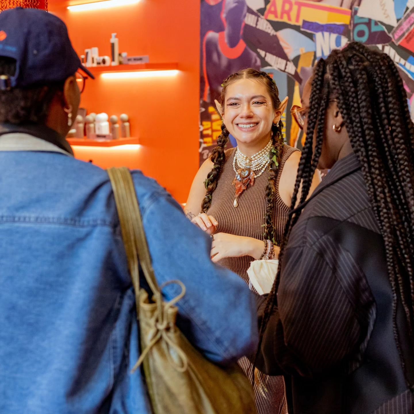 Finally sharing some photos from my pop up event in Paris 💖 I genuinely had such a wonderful time giving away 30 free acorn goodie bags to tourists and locals a 10 minute walk away from the iconic Louvre Museum. 🌰

I've been behind with working thi