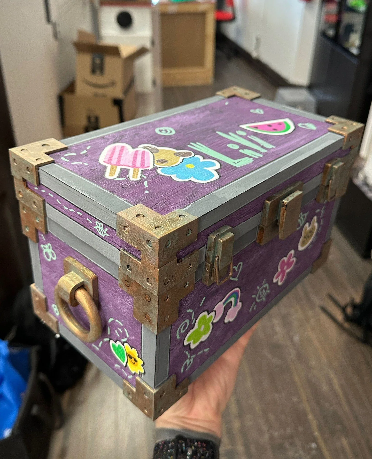 Bumpadoo! is out on @tvokids right now! Presenting my favourite prop I constructed for the show: LiLi's trunk. This model was made of laser-etched MDF with a wood grain pulled from real sources. The fixtures are 3D printed with a faux-finish brass ef