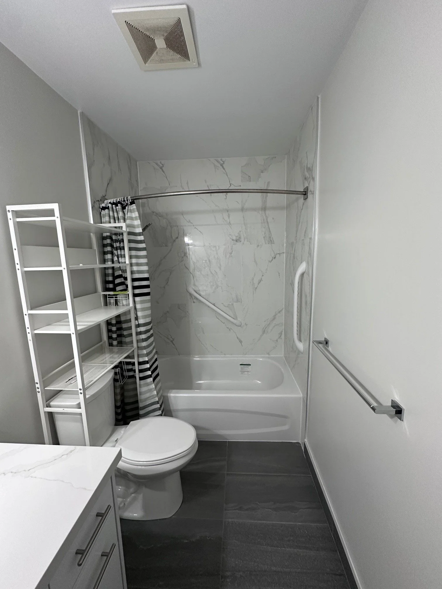 TH2612 BATHROOM - 6.jpg