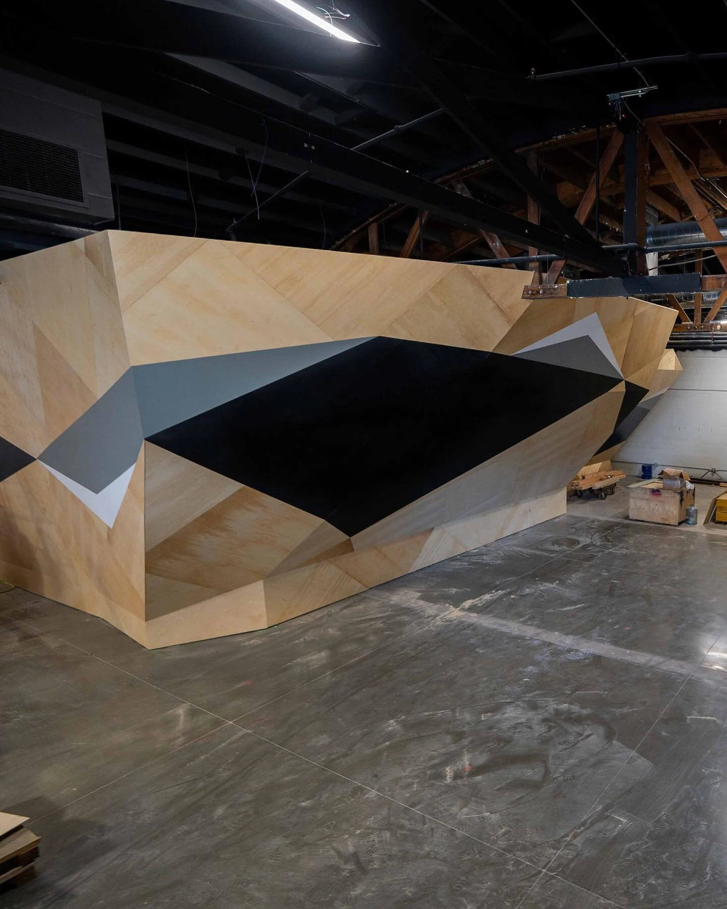 Big things happening over at our new location in Berkeley!⁣
⁣
Full update 👉 @benchmarkberkeley ⁣
⁣
We hope y'all have an amazing Labor Day! We're closed today, but will reopen tomorrow for normal business hours. ⁣
⁣
#benchmarkclimbing #benchmarkberk