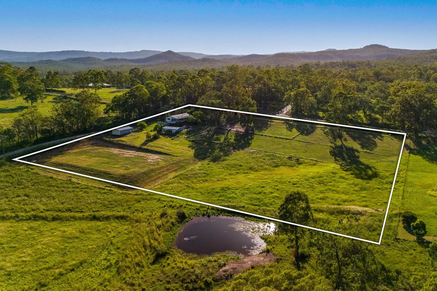Sometimes that sun hits just right when I send my little buddy to the skies #drone #dronephotography #djiair3 #djimini3pro #dronepilot #sonyalpha #realestatemedia #realestatephotographyaustralia #realestatephoto