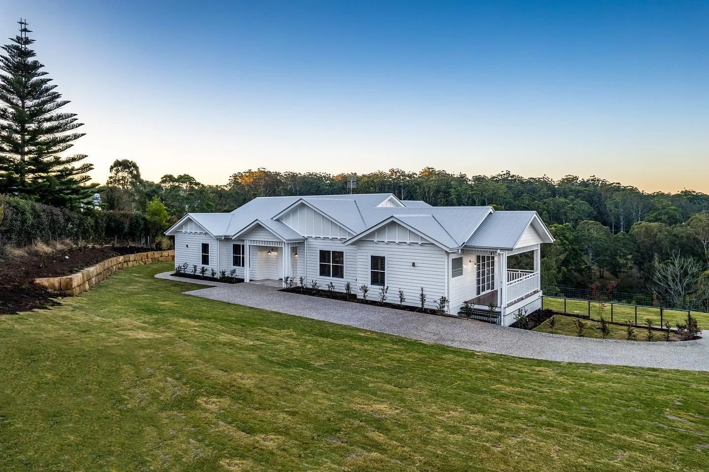 Open spaces fresh air and views to die for! @kronkconstructions building another stunning family home! #propertyphotography #realestatephotography #toowoombabuilder