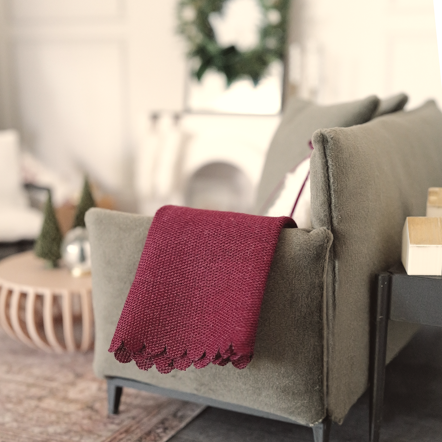 Miniature Scalloped Throw Blanket