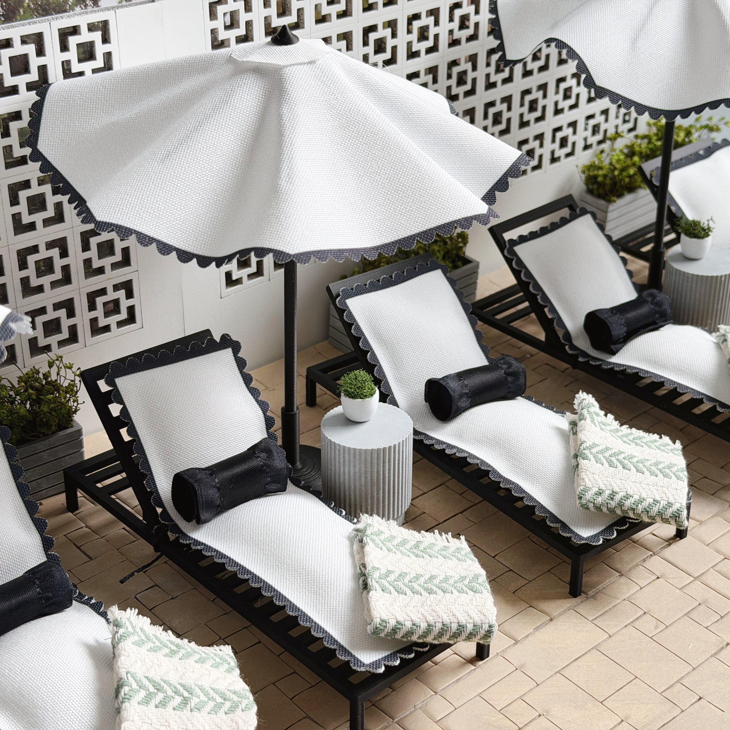 Miniature-Dollhouse-Pool-Patio-Ideas-4.jpg