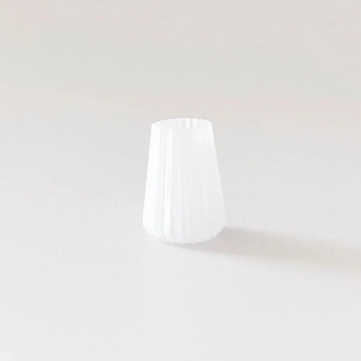 Miiature-Vase-Frosted-3b.jpg