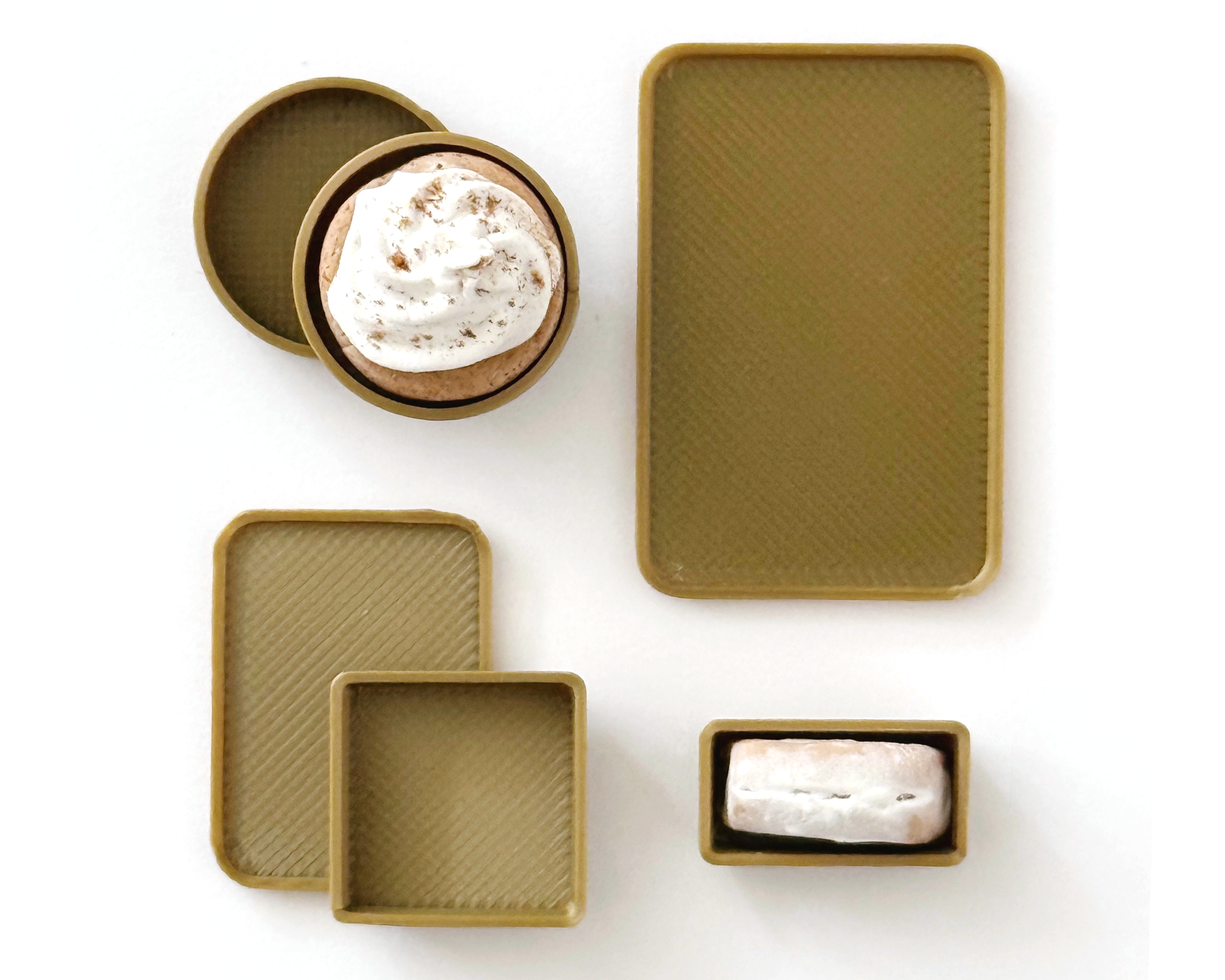 Miniature Baking Trays: Gold Dollhouse Kitchen Cookie and Cake Bakeware, Set of 6