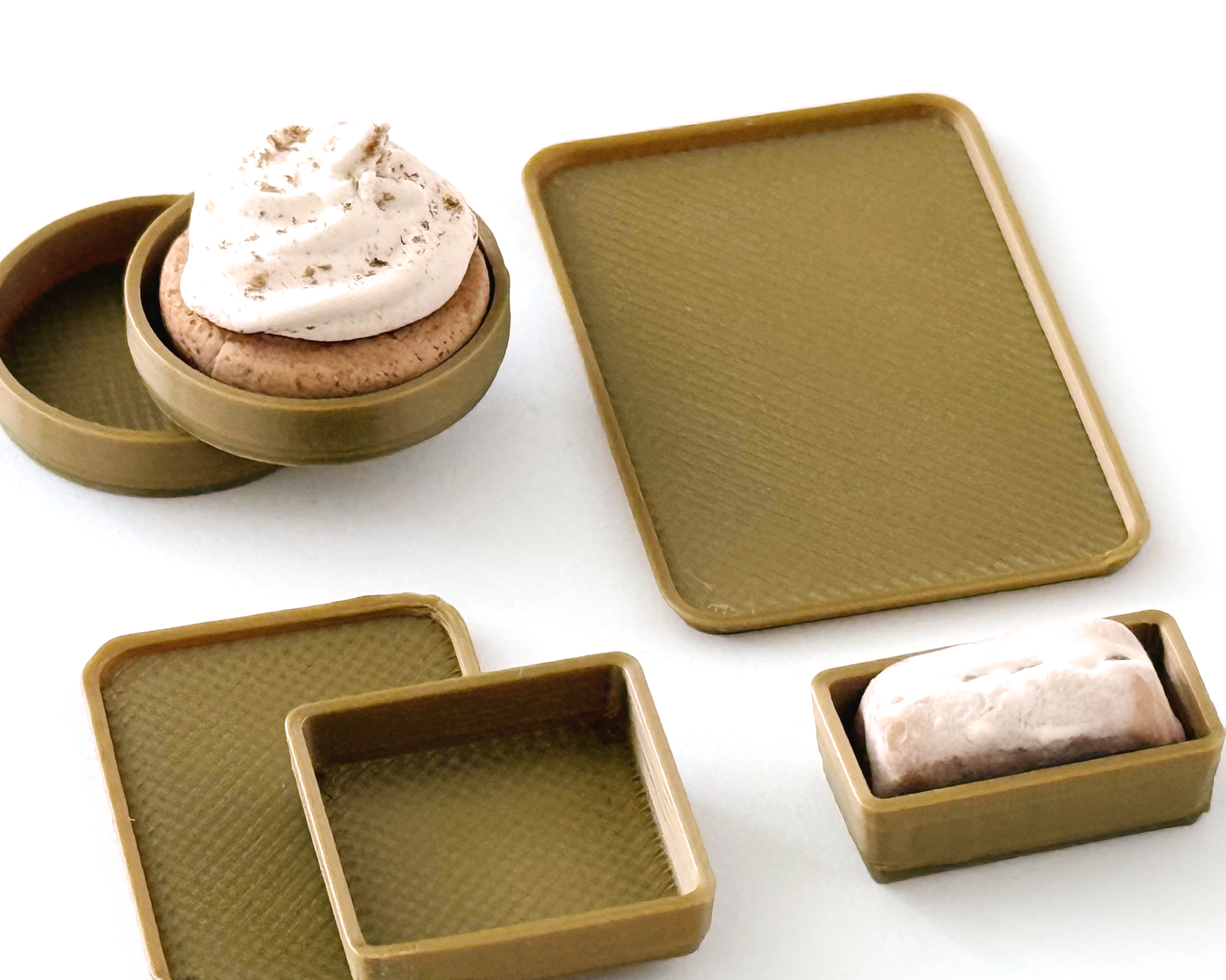 Miniature Baking Trays: Gold Dollhouse Kitchen Cookie and Cake Bakeware, Set of 6