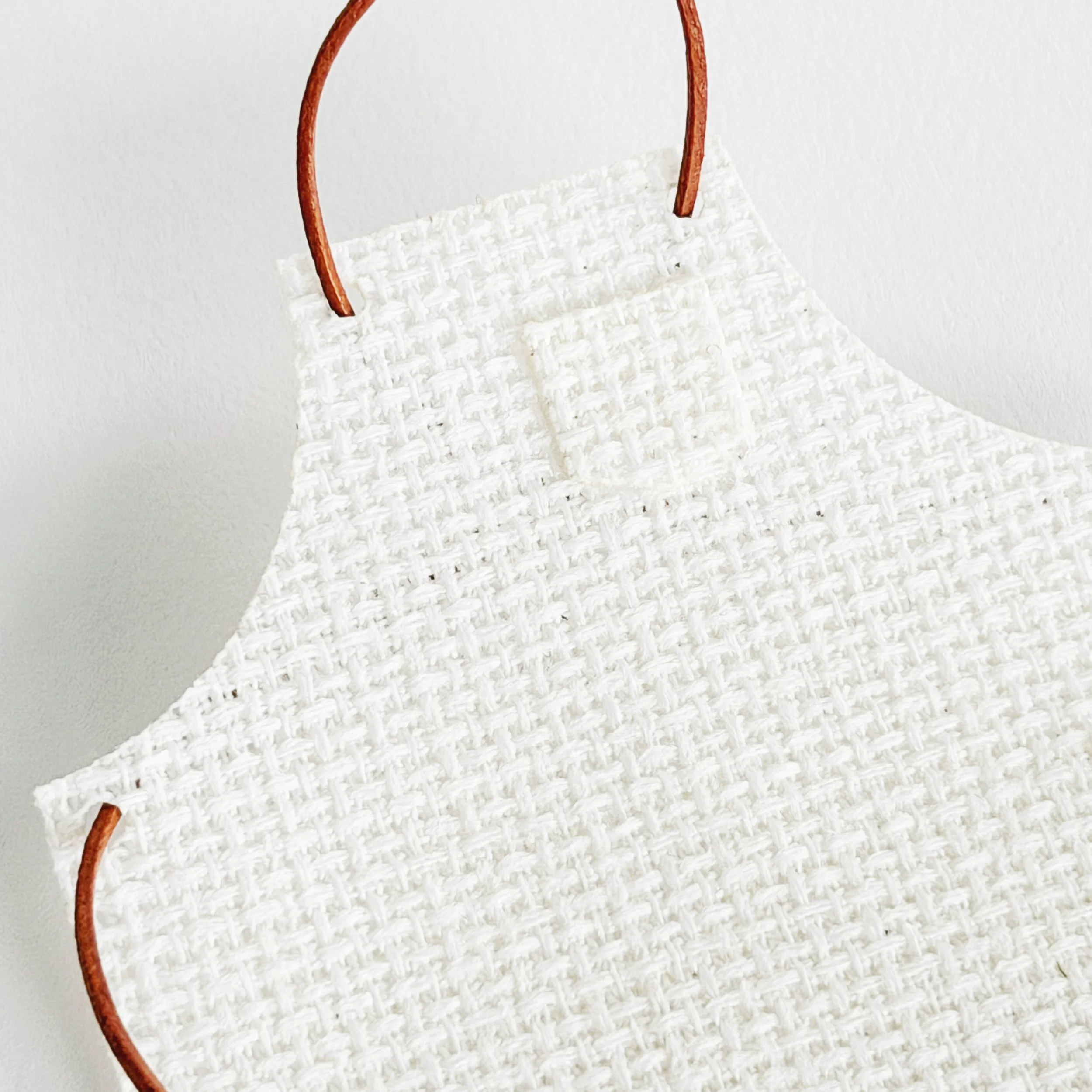 mini apron for dollhouse kitchen or garden