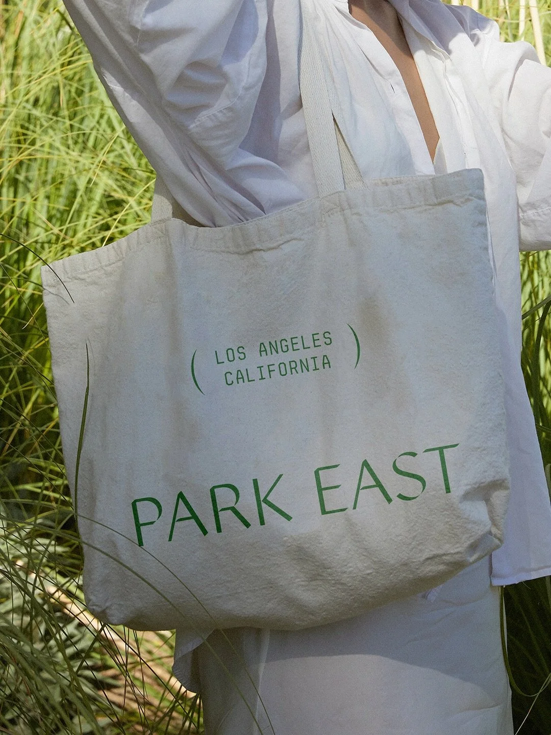 Every designer loves working on a tote bag. These are some of our favorites from throughout the years.

Which stands out to you?

#totebag #design #branding #mockup #identitydesign