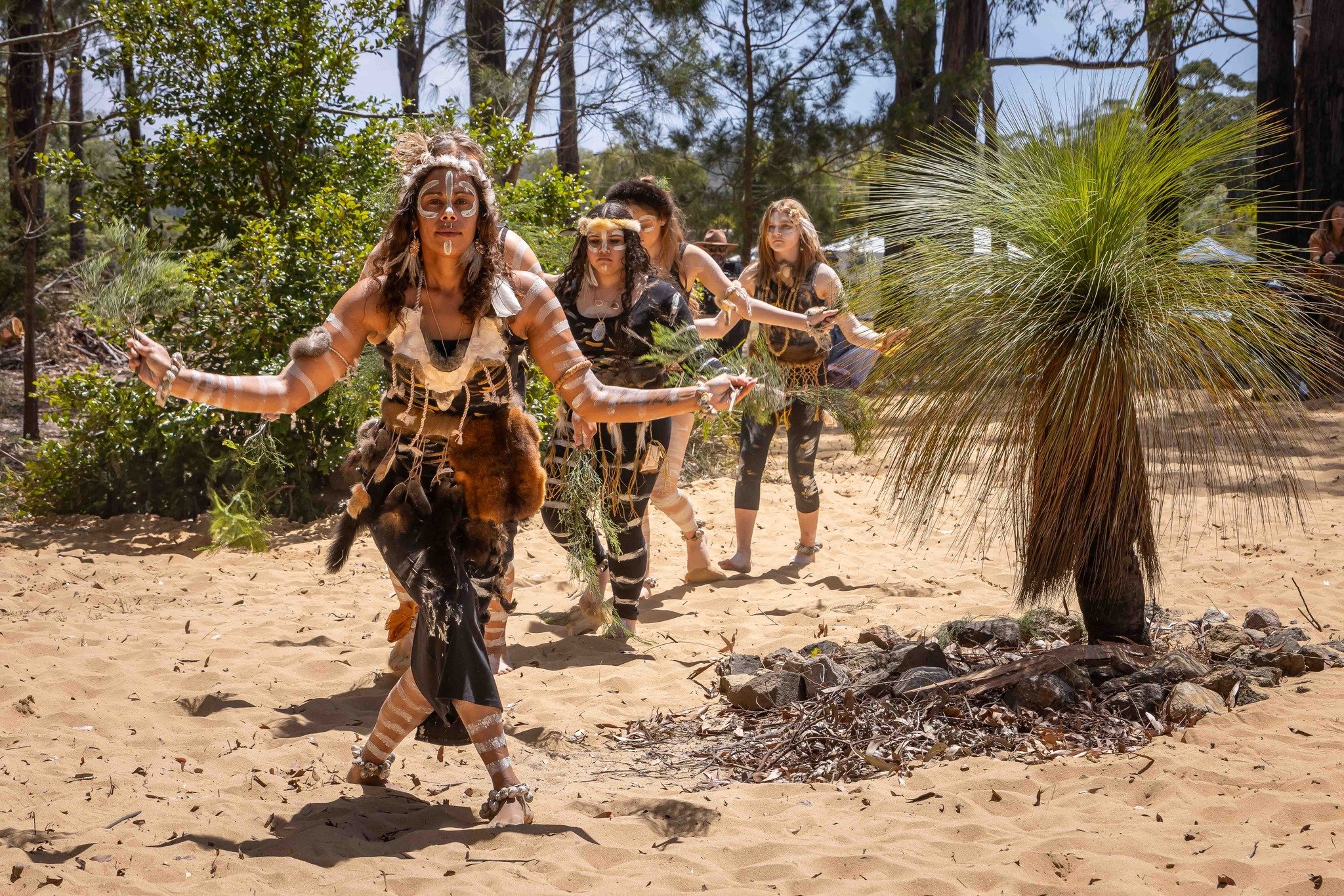 TWOFOLD TAKES THE LEAD: The next Giiyong Festival on 22 November 2025 will be presented by Twofold Aboriginal Corporation (TAC), working alongside Eden Local Aboriginal Land Council , with support from South East Arts. 

Together, we have been buildi