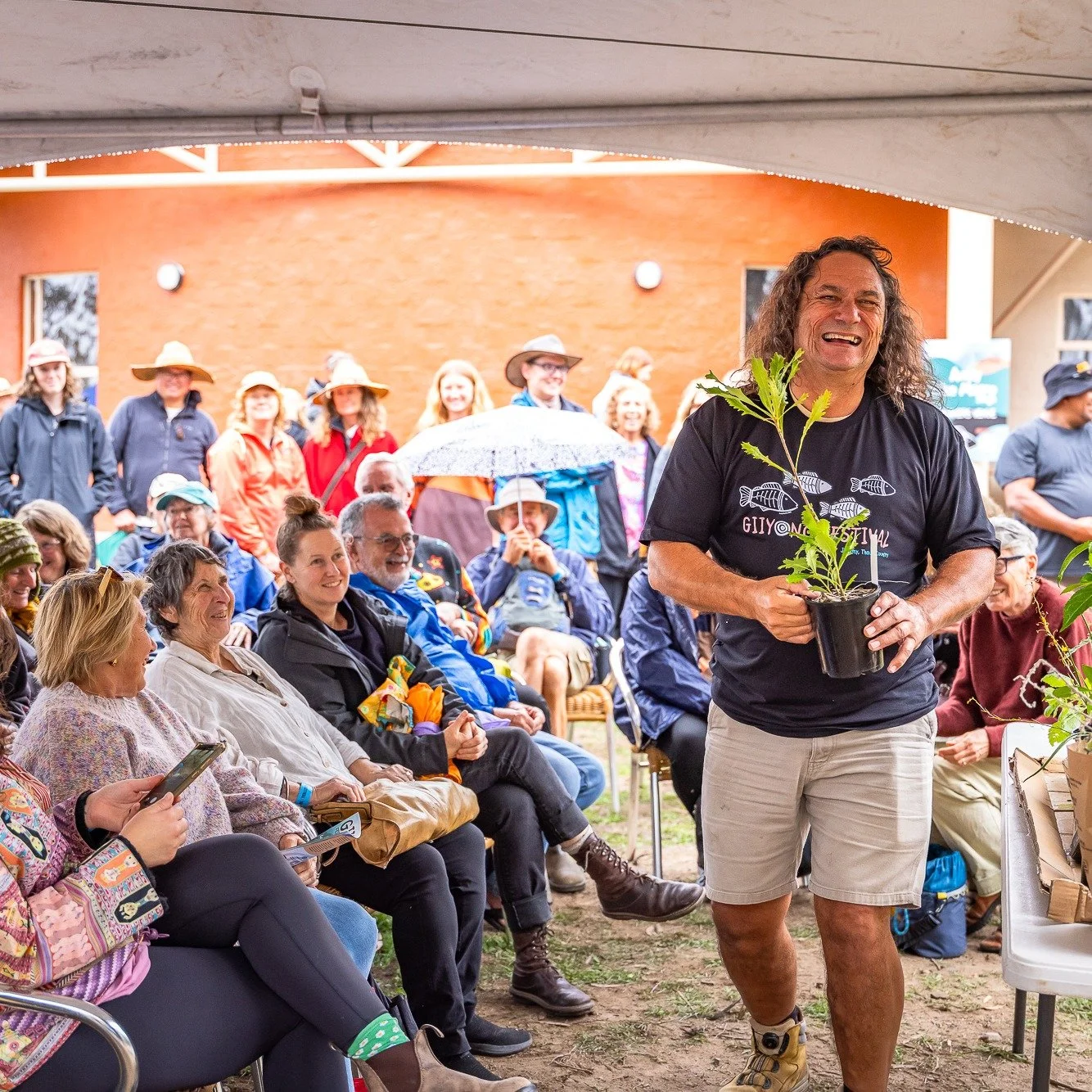 How deadly is Clarence? Clarence Slockee, regular on ABC's @gardeningaustralia and certified Giiyong Festival Family! Thanks Clarence for your wonderful and well-attended Native Plants workshop, your jumping kids' music session and your masterful MC'
